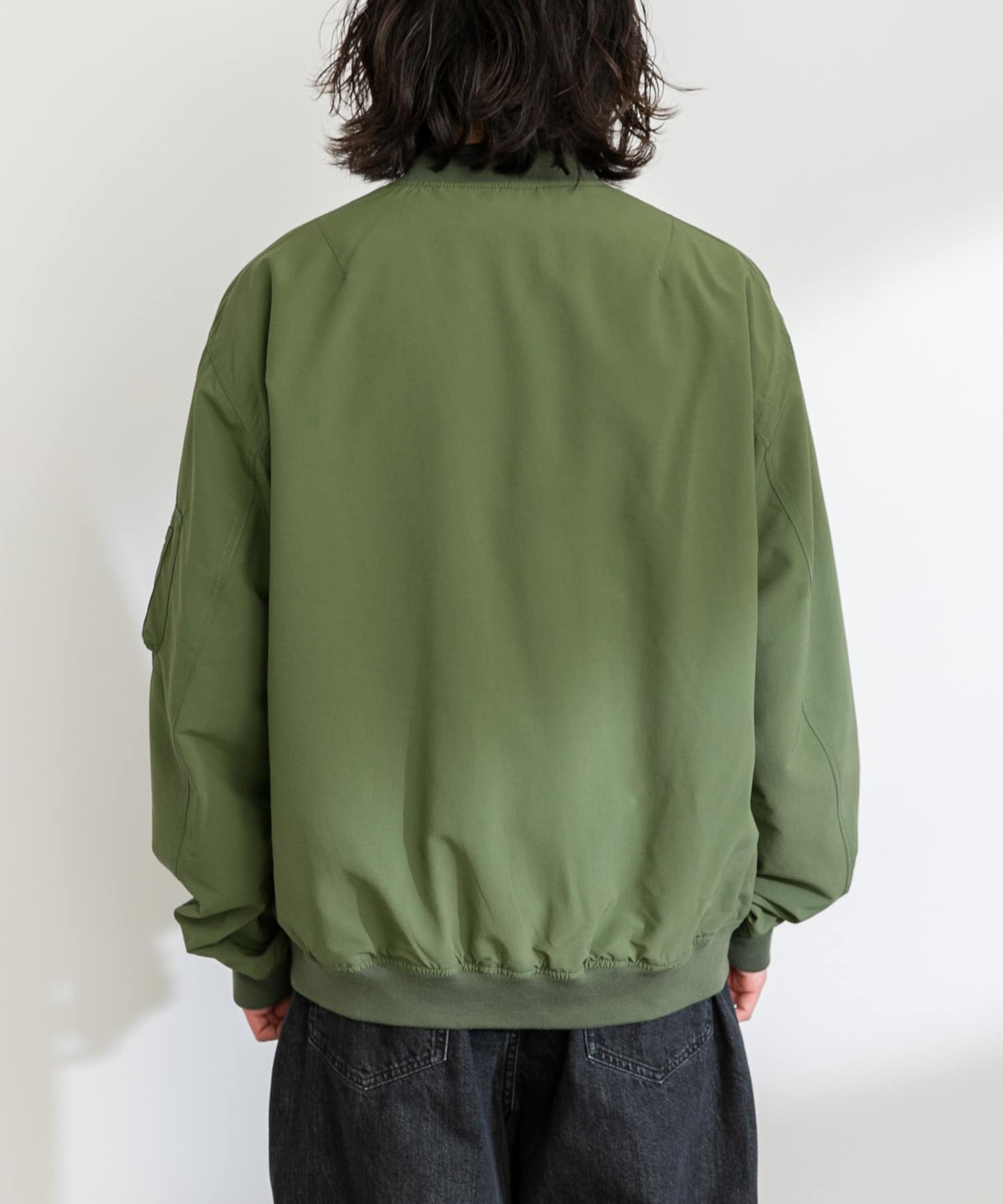 身長：180cm 体重：60kg サイズ：XL