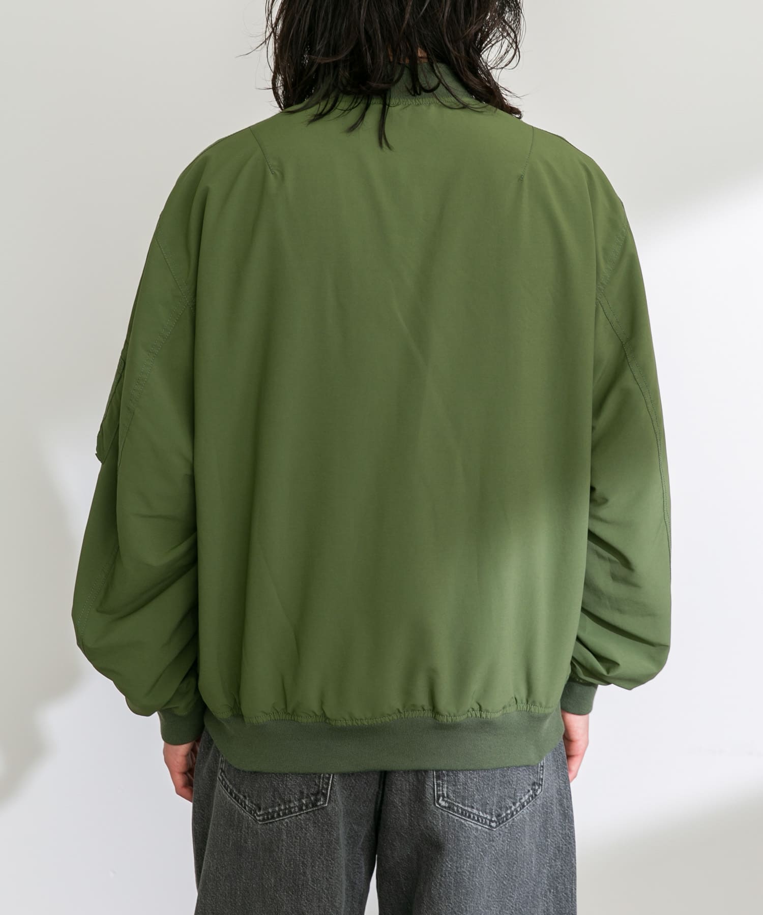 身長：180cm 体重：60kg サイズ：L