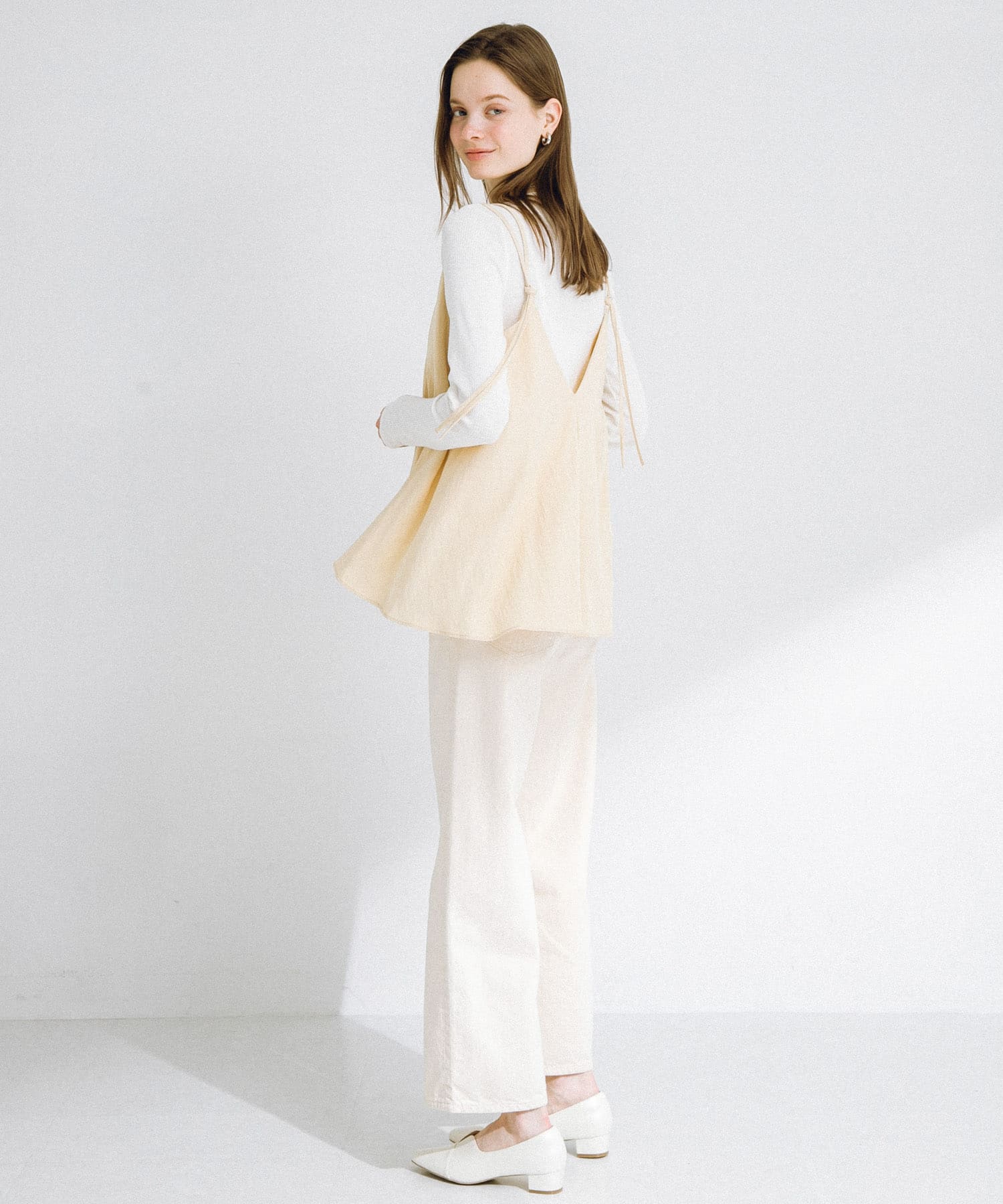 バターイエロー