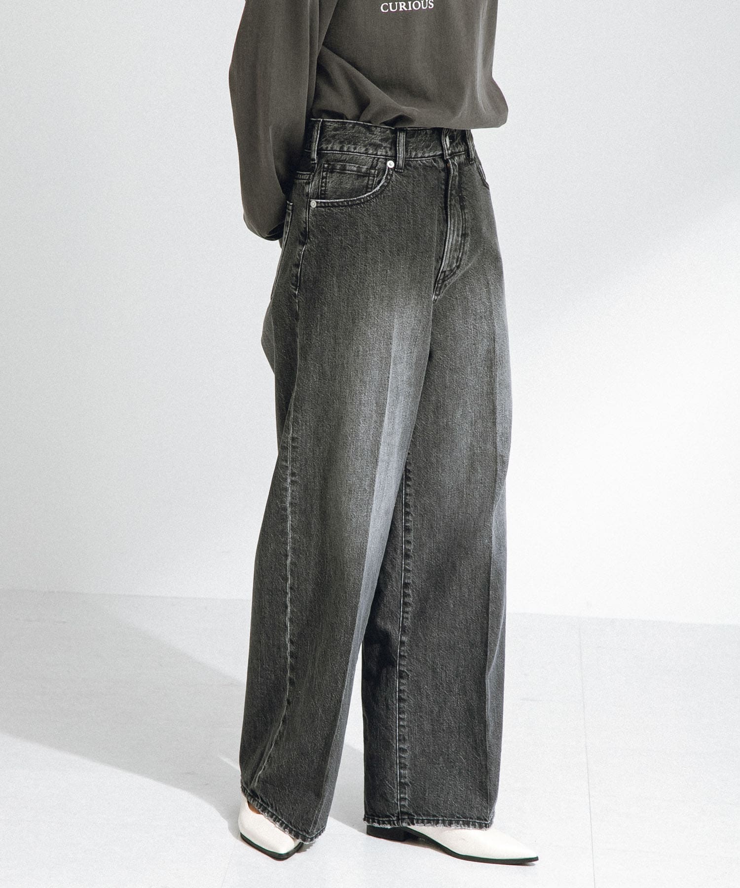 『34サイズ/低身長向けも展開』センタープレスストレートデニム