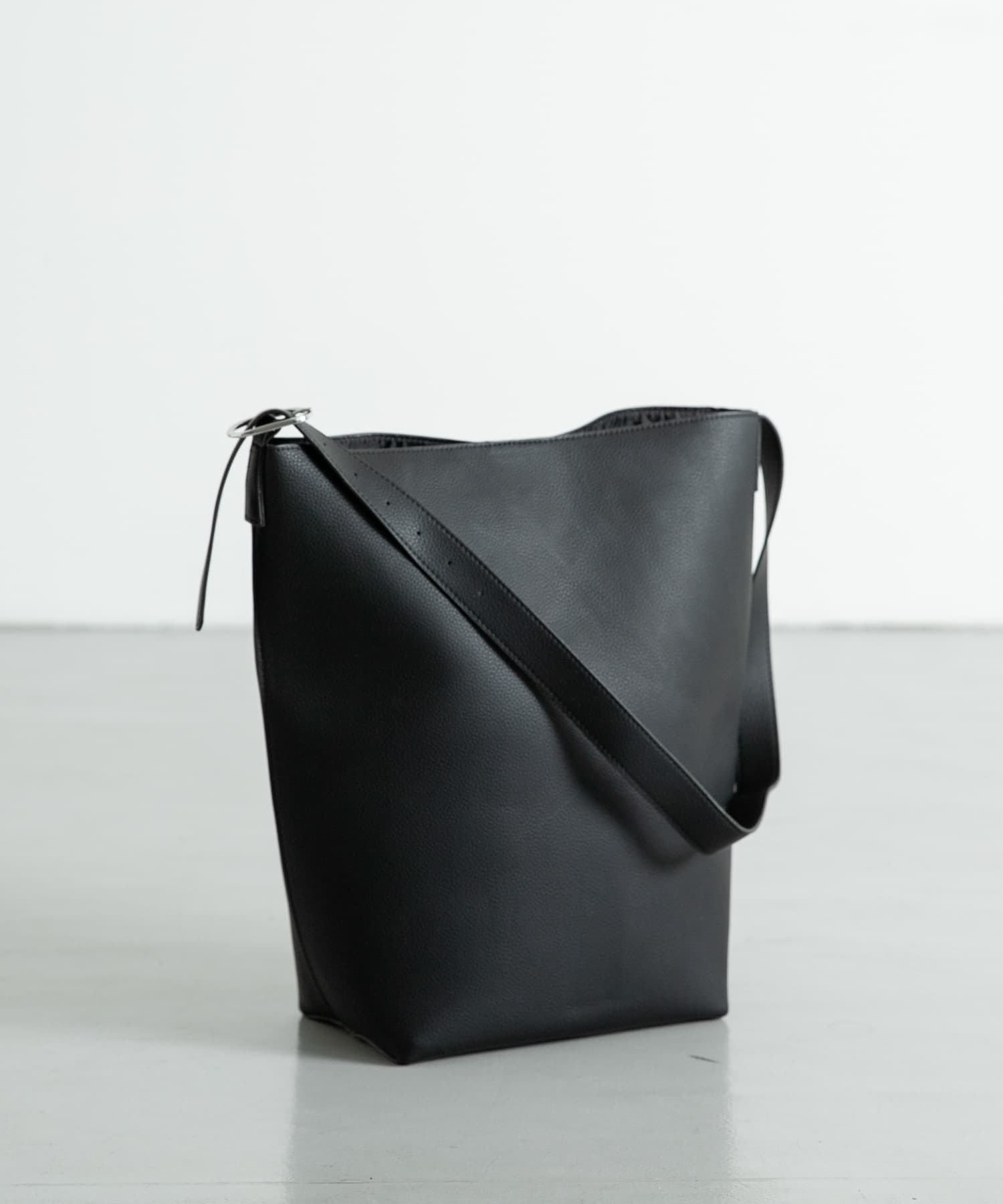 ワンハンドルバケツショルダーバッグ ブラック one