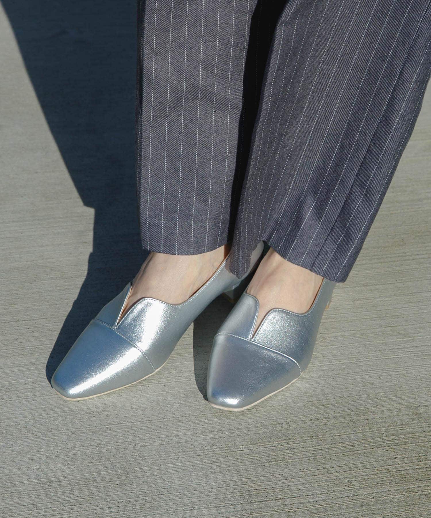 Vカットローヒールパンプス シルバー S