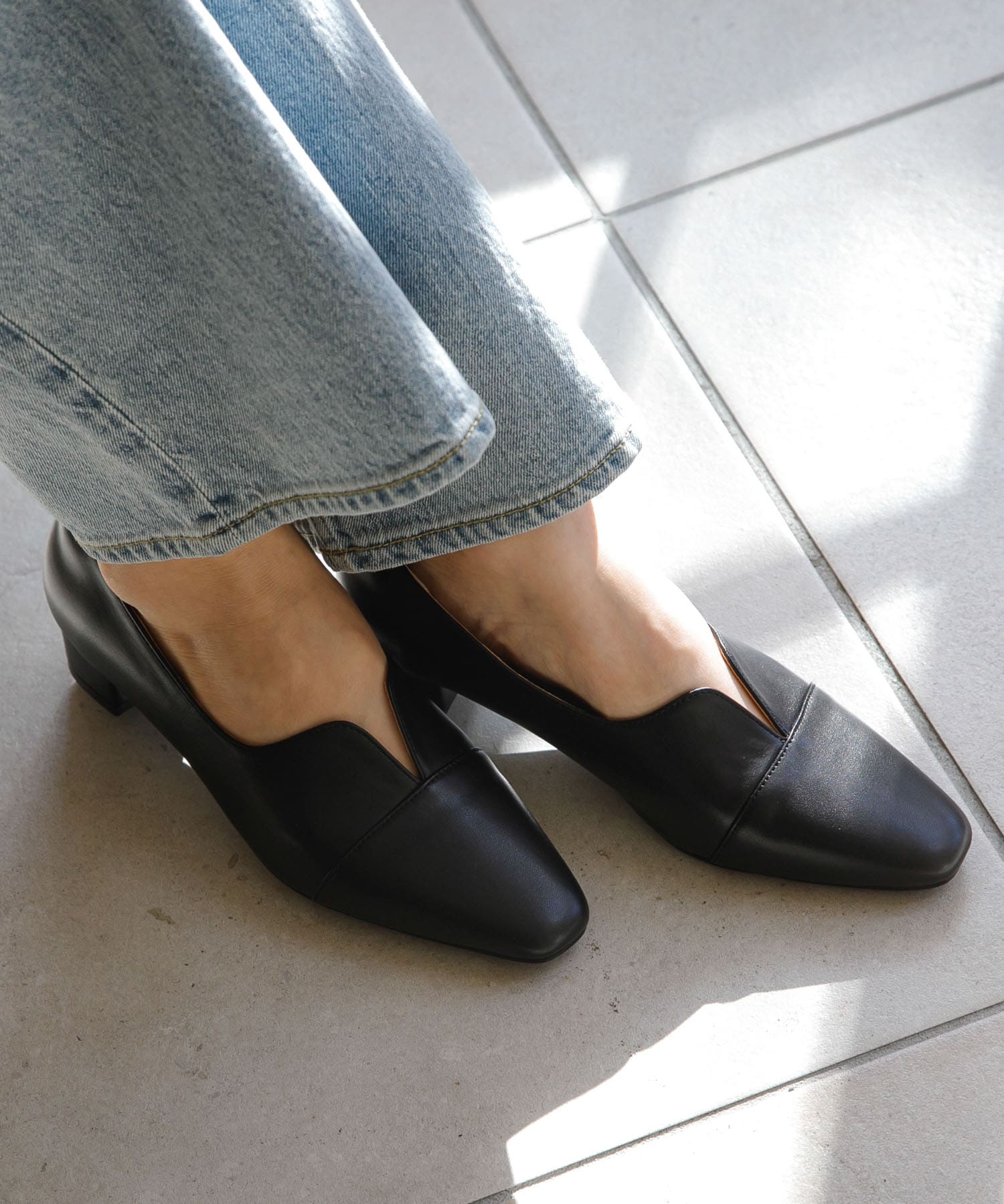 Vカットローヒールパンプス ブラック S