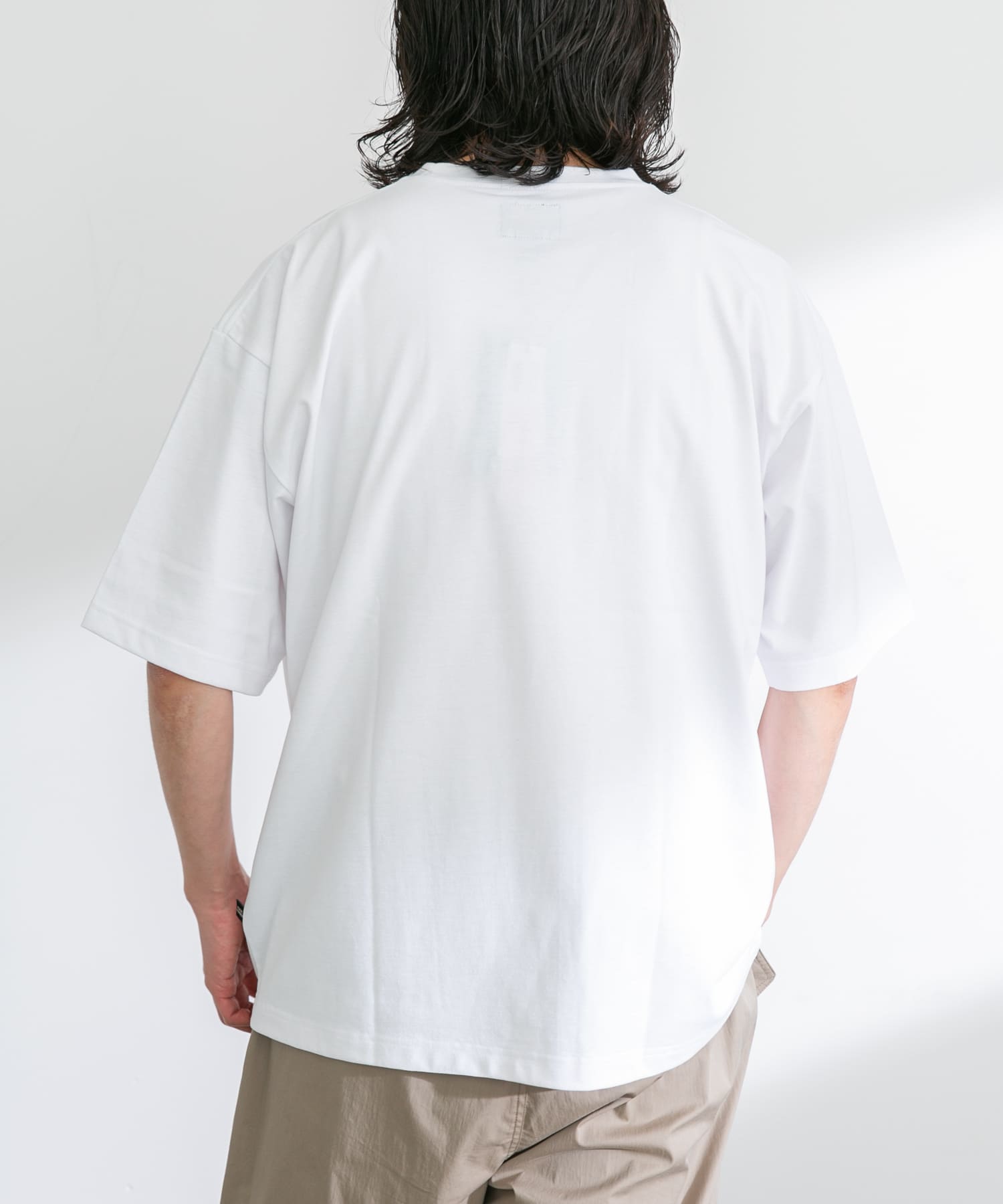 身長：180cm 体重：60kg サイズ：L