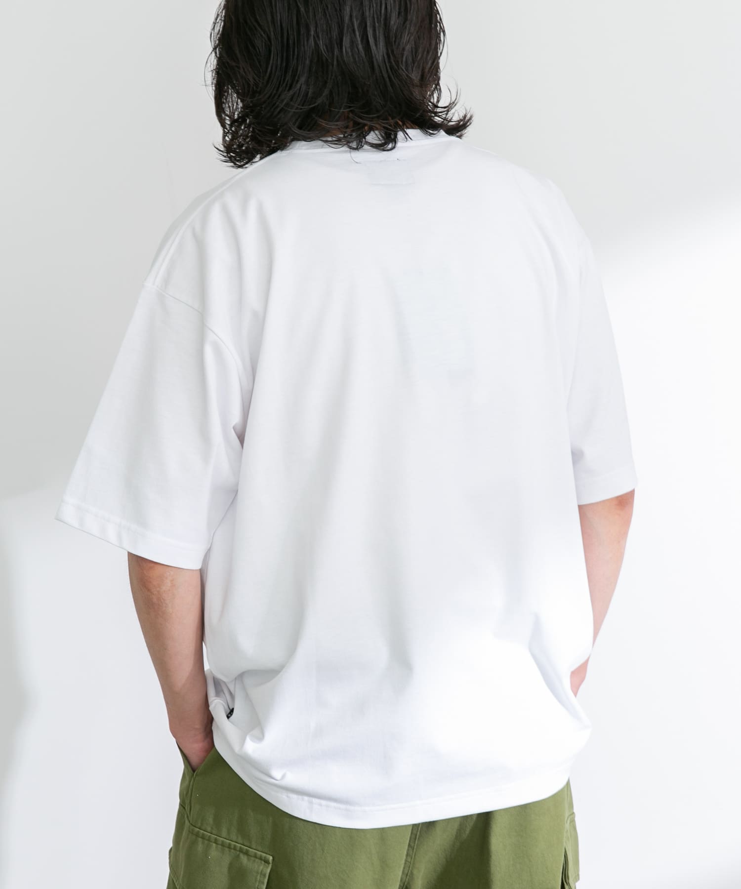 身長：180cm 体重：60kg サイズ：L