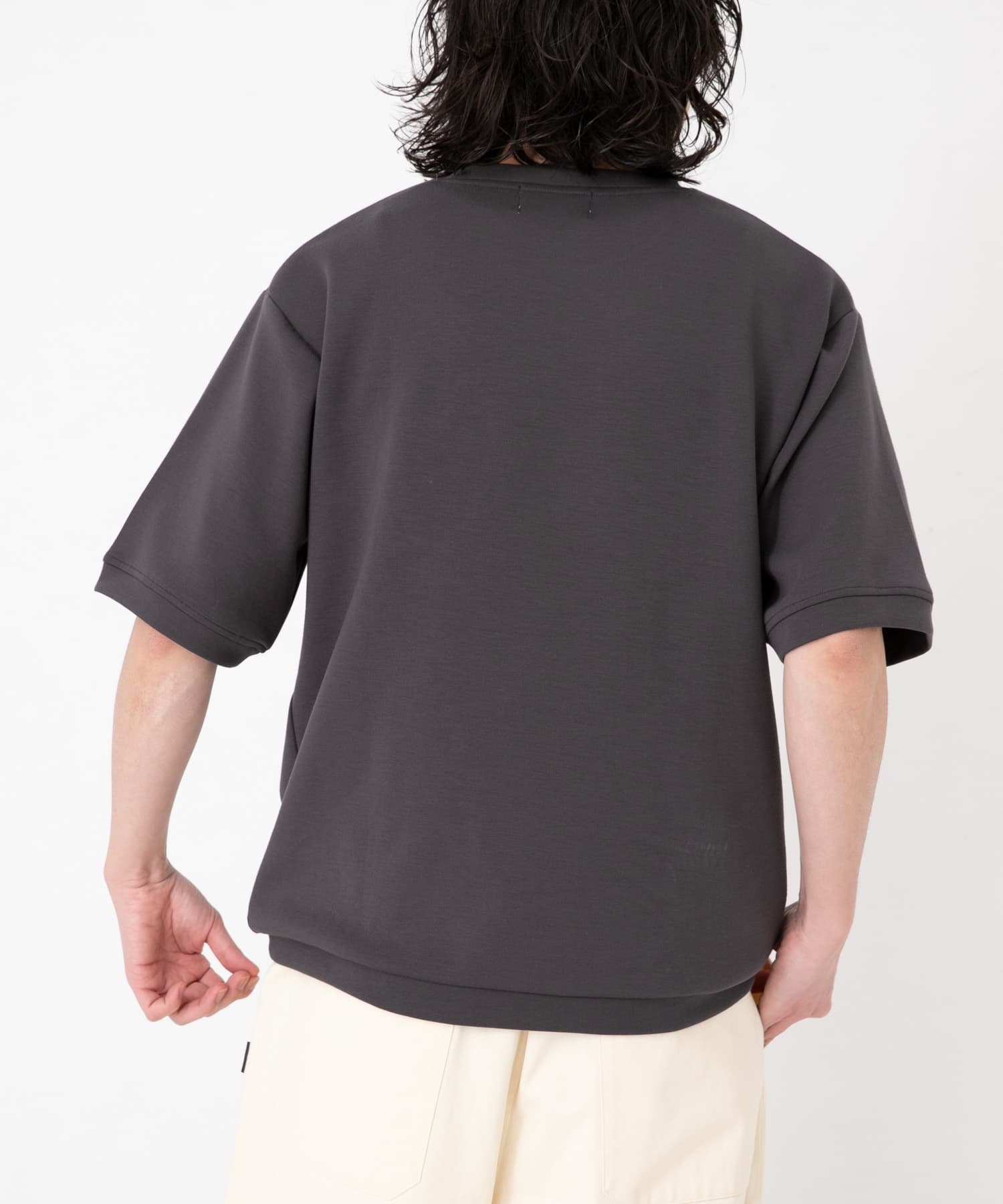 身長：180cm 体重：60kg サイズ：L