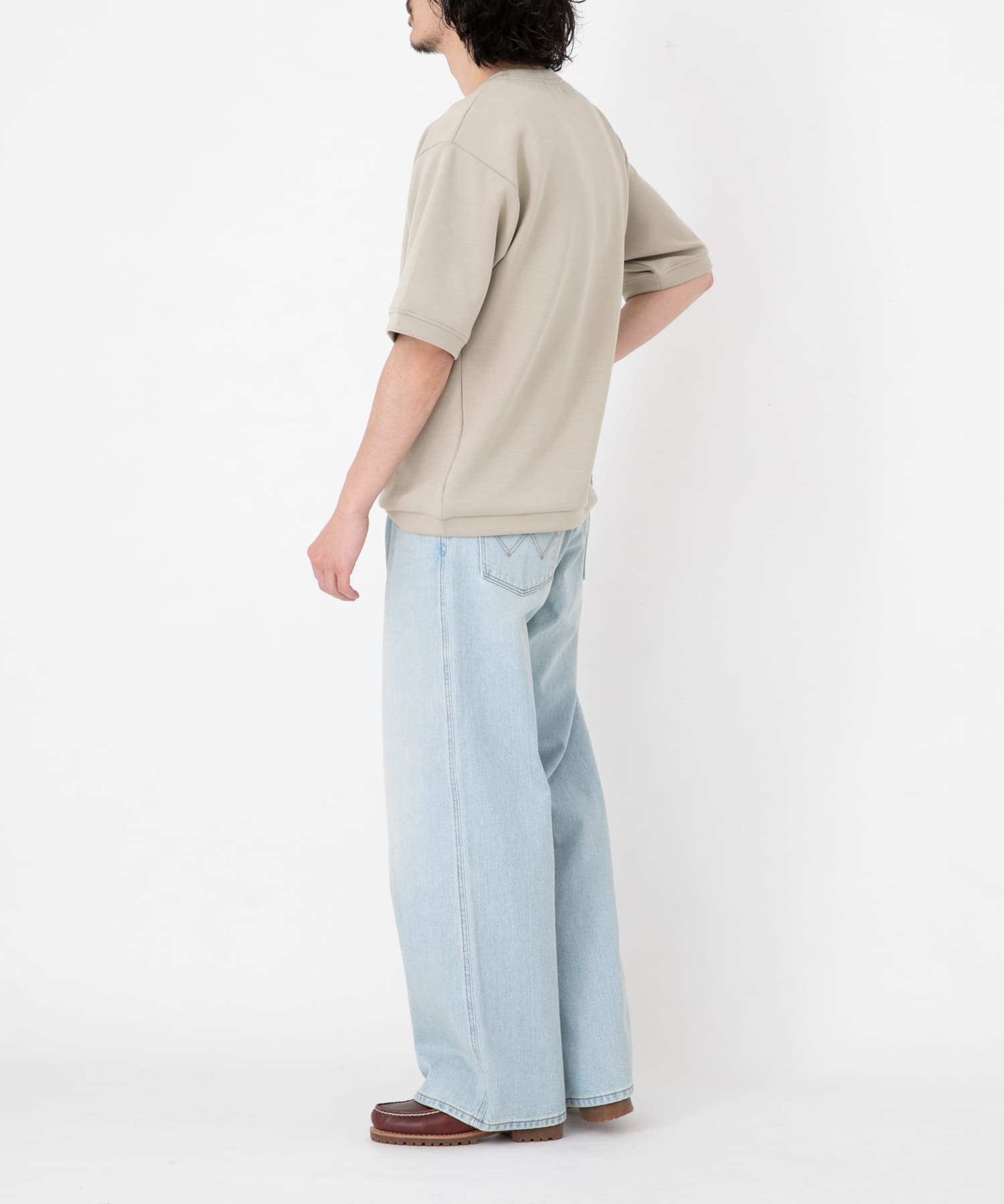 身長：180cm 体重：60kg サイズ：L