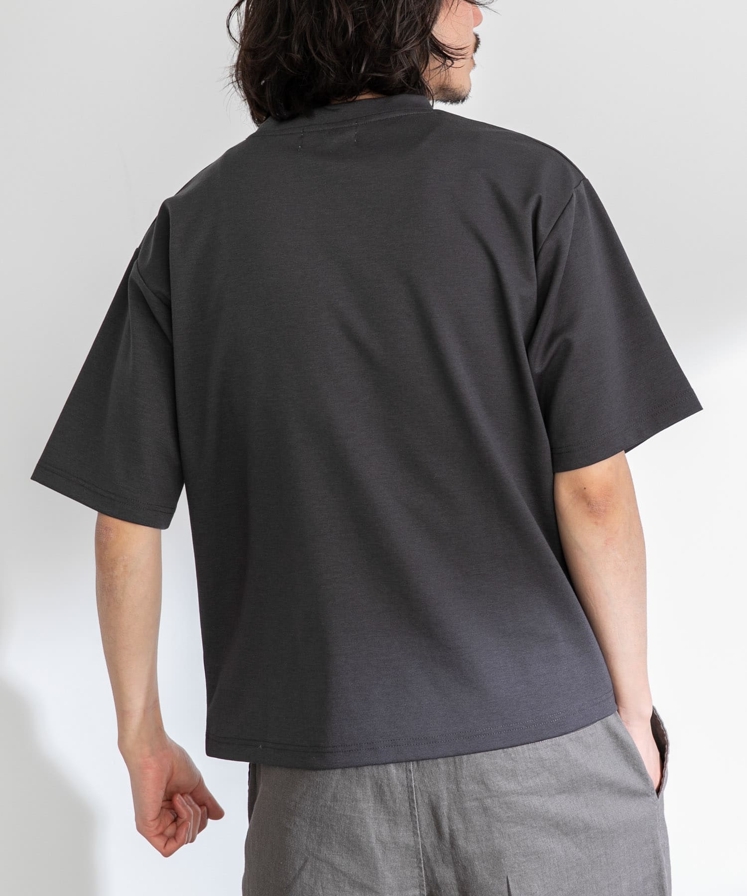身長：180cm 体重：60kg サイズ：L