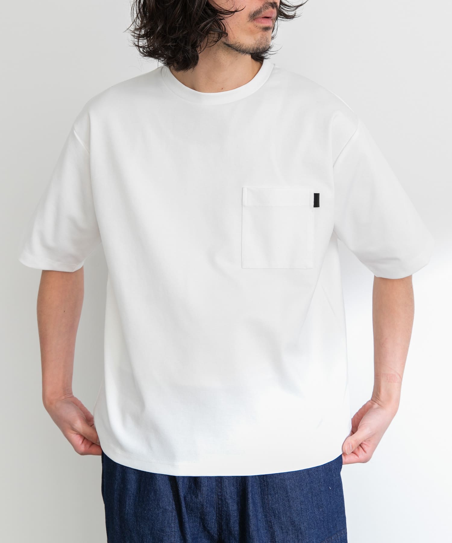 ホワイト
