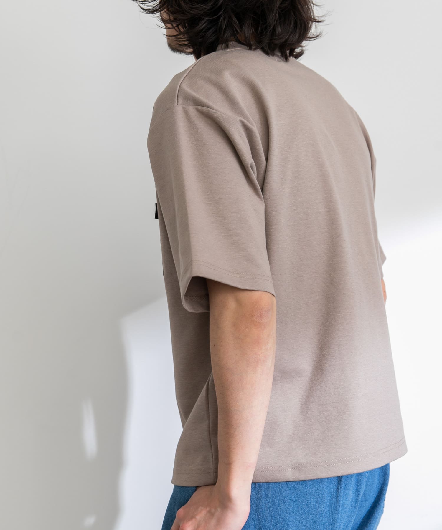 身長：180cm 体重：60kg サイズ：L