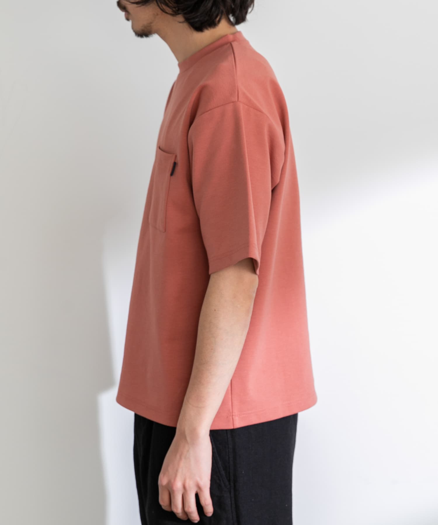 身長：180cm 体重：60kg サイズ：L