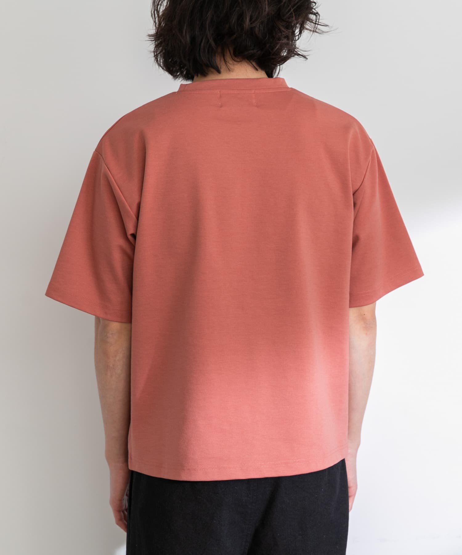 身長：180cm 体重：60kg サイズ：L