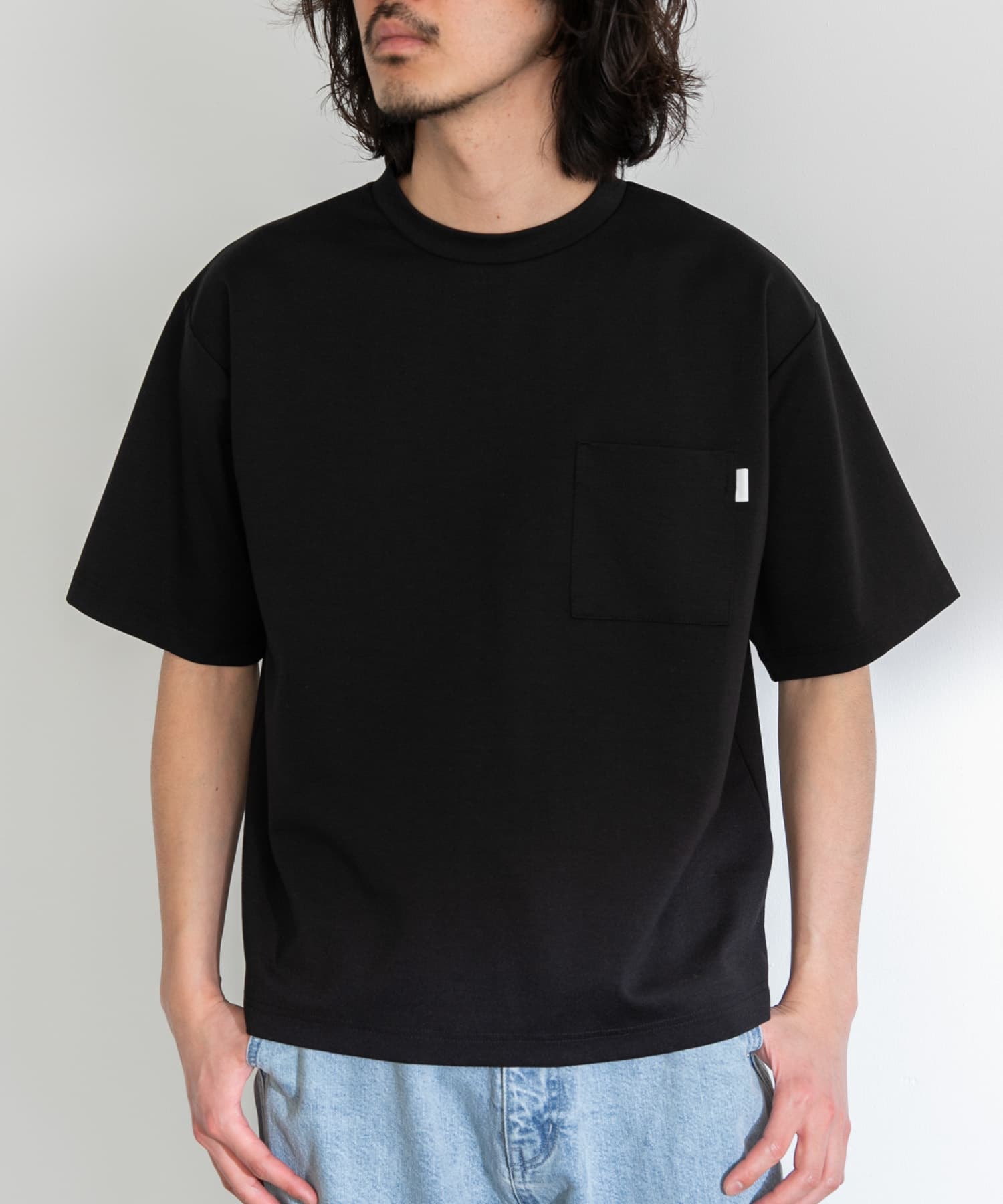 ブラック
