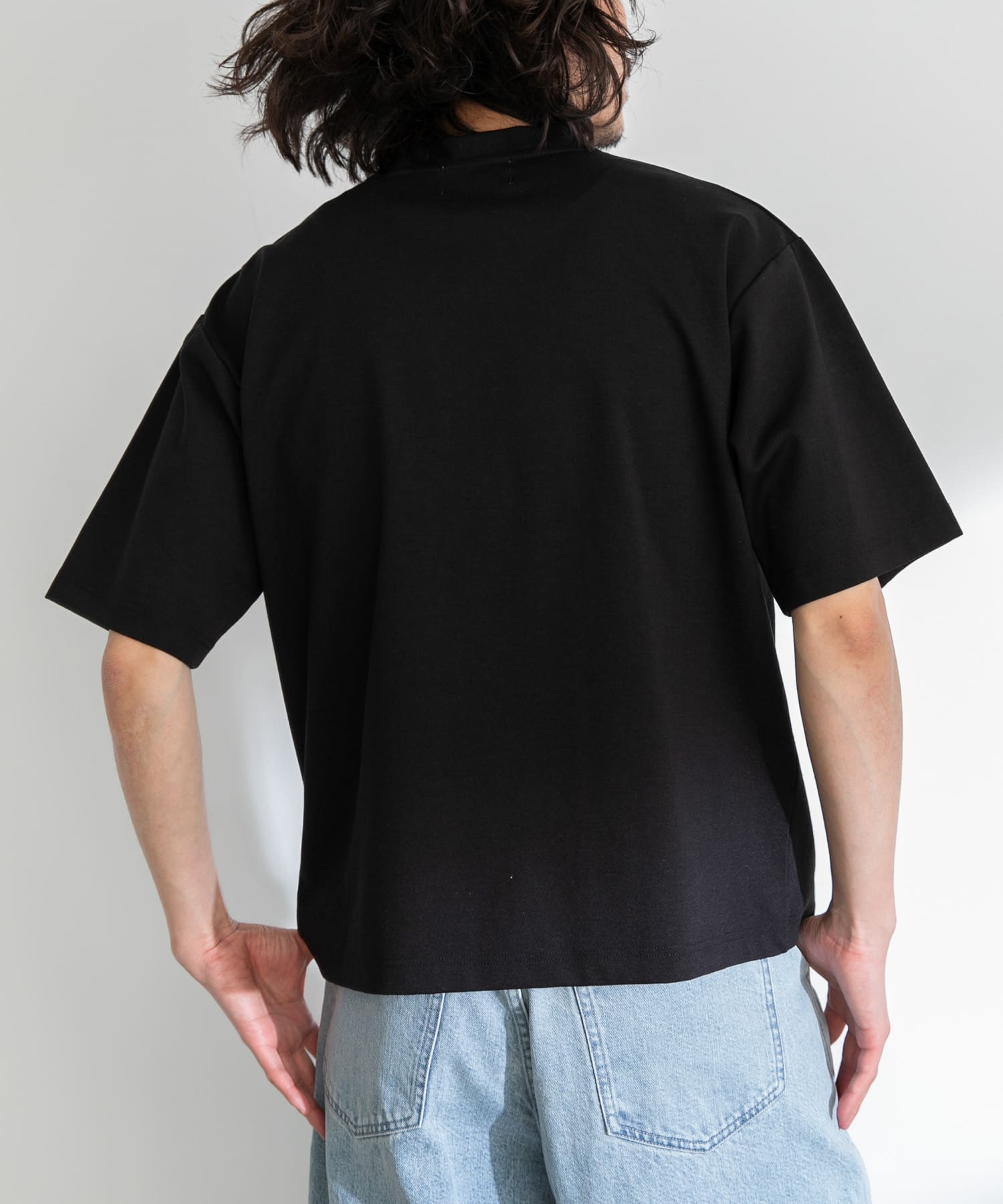 ブラック