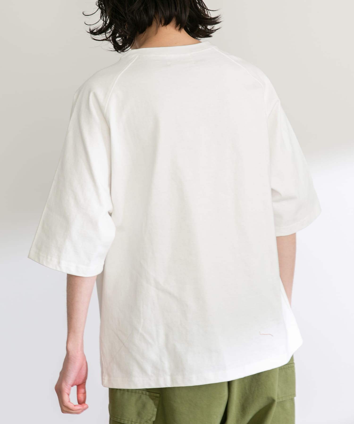 ホワイト×カーキ