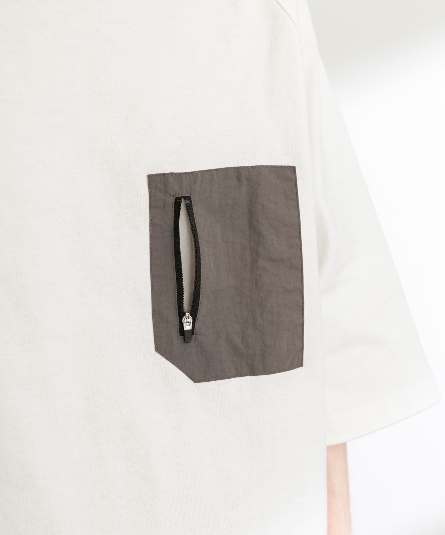 ホワイト×グレー