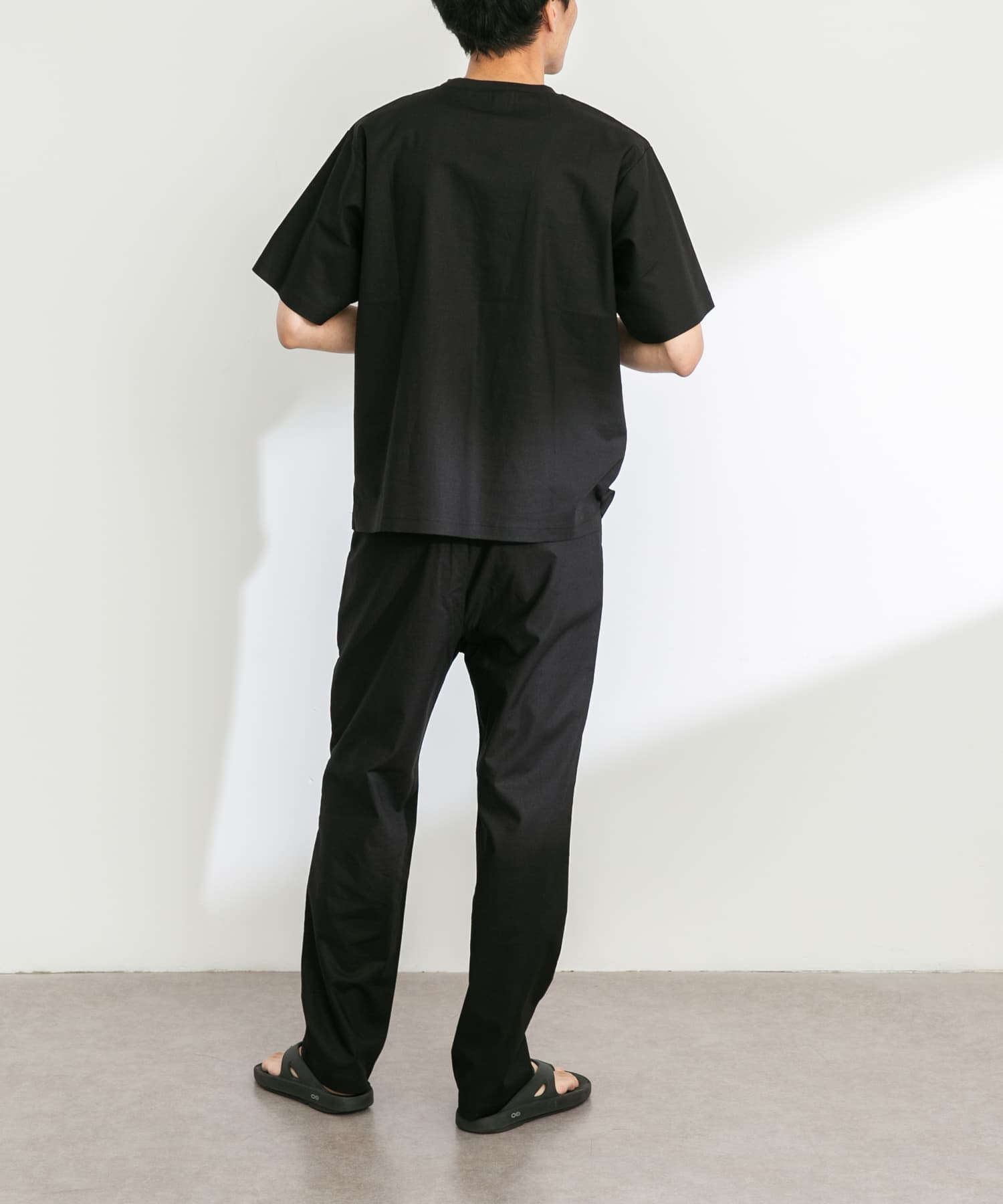 ブラック