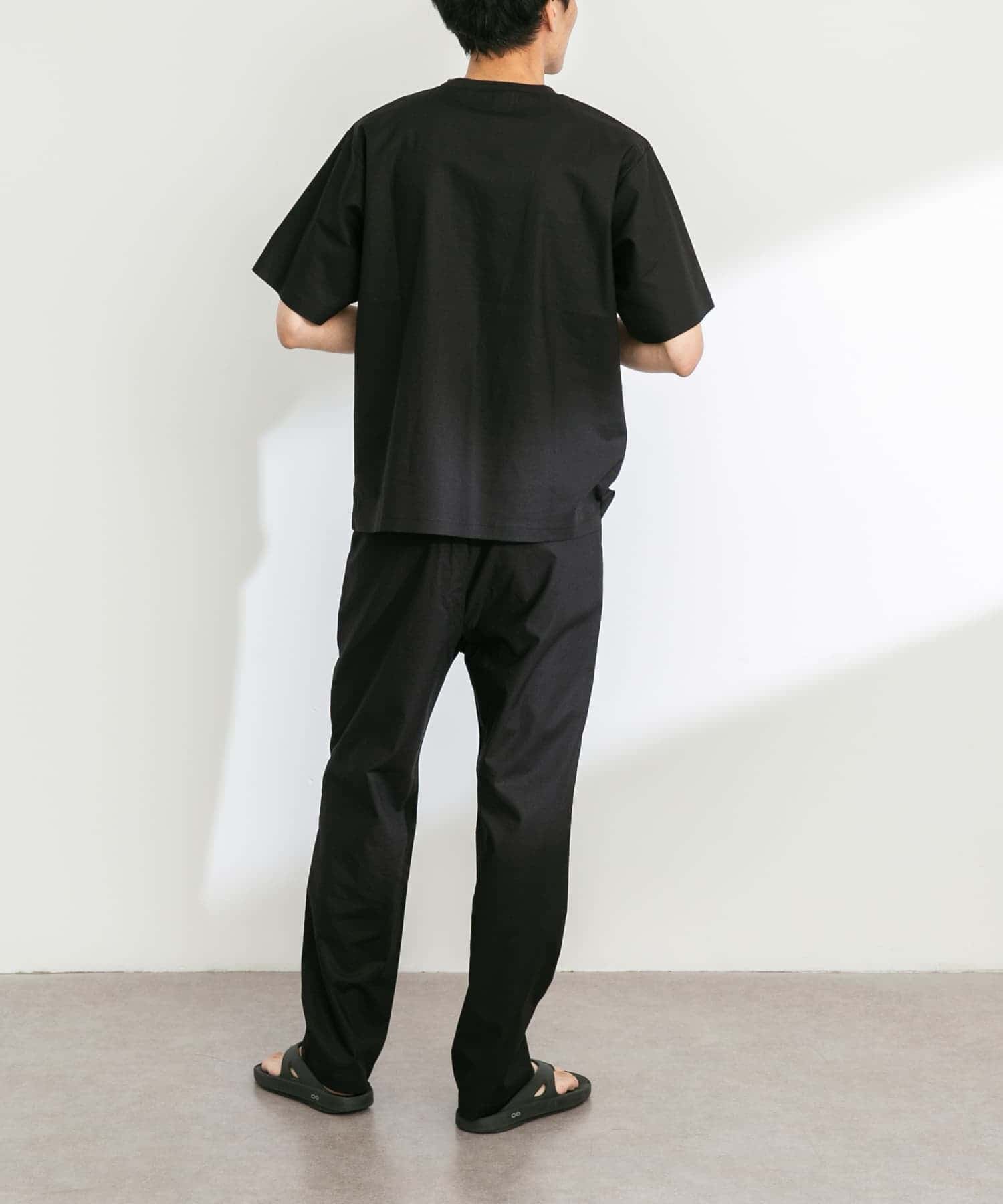 ブラック
