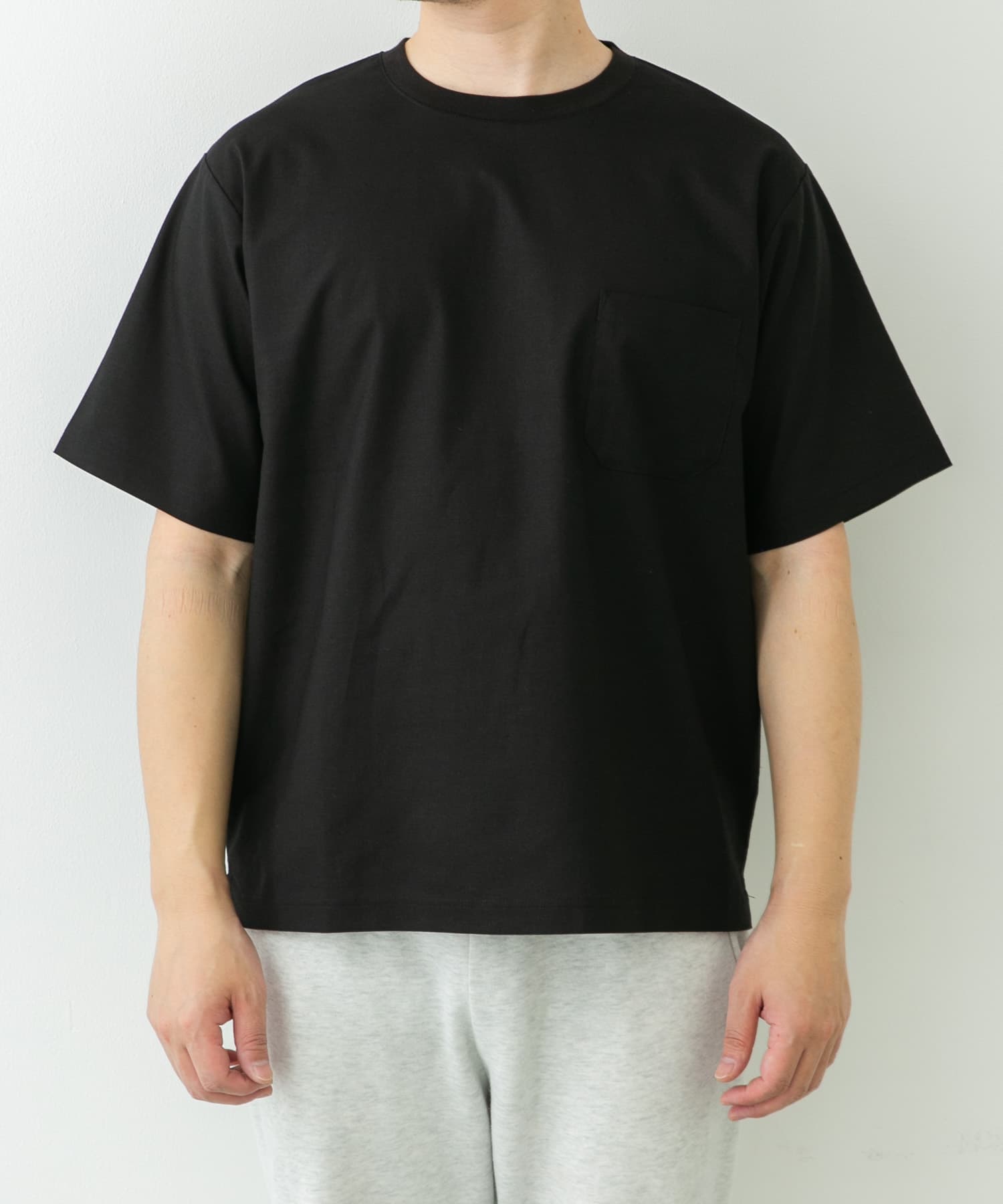 身長：179cm 体重：75kg サイズ：L