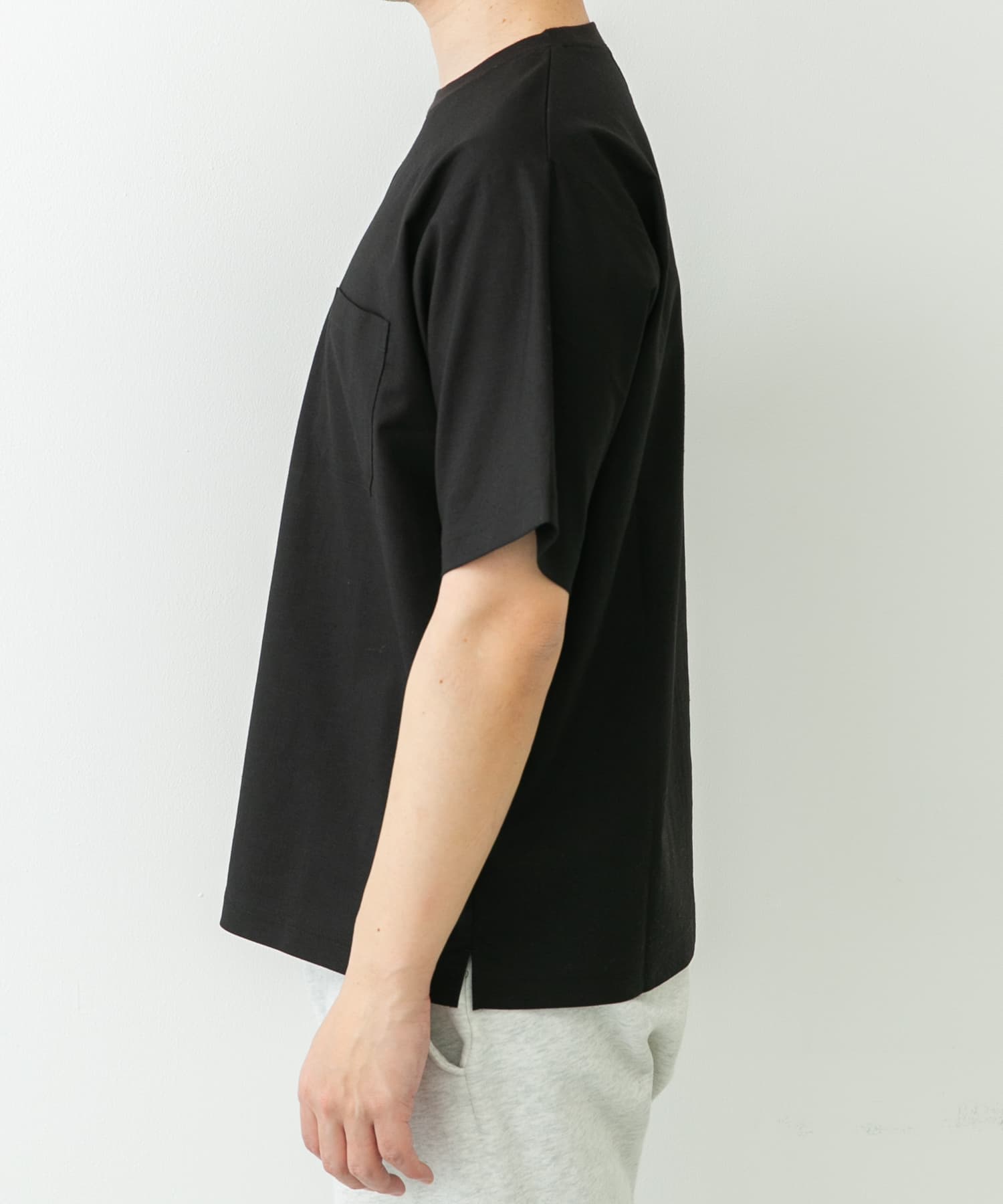 身長：179cm 体重：75kg サイズ：L