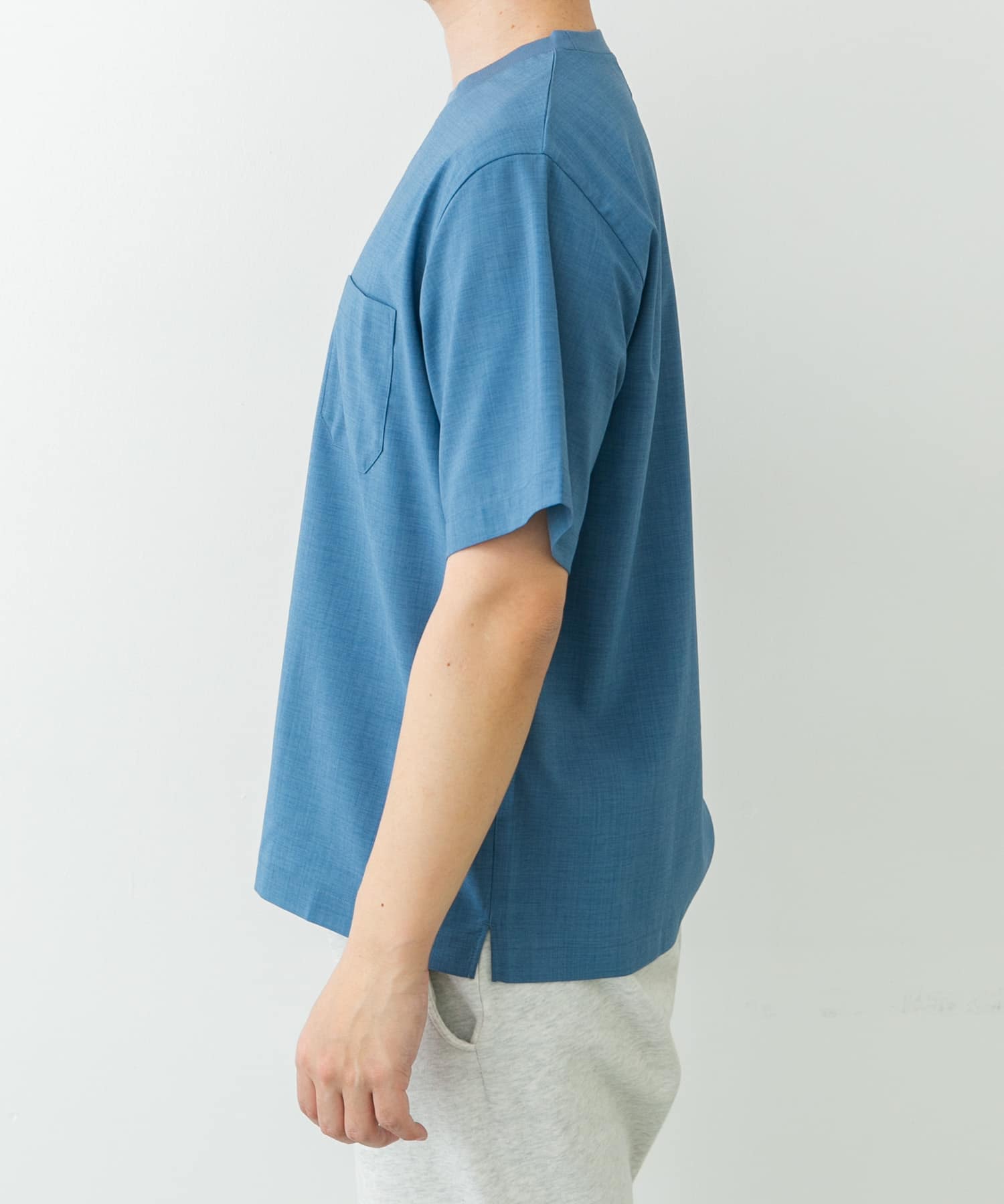 ブルー