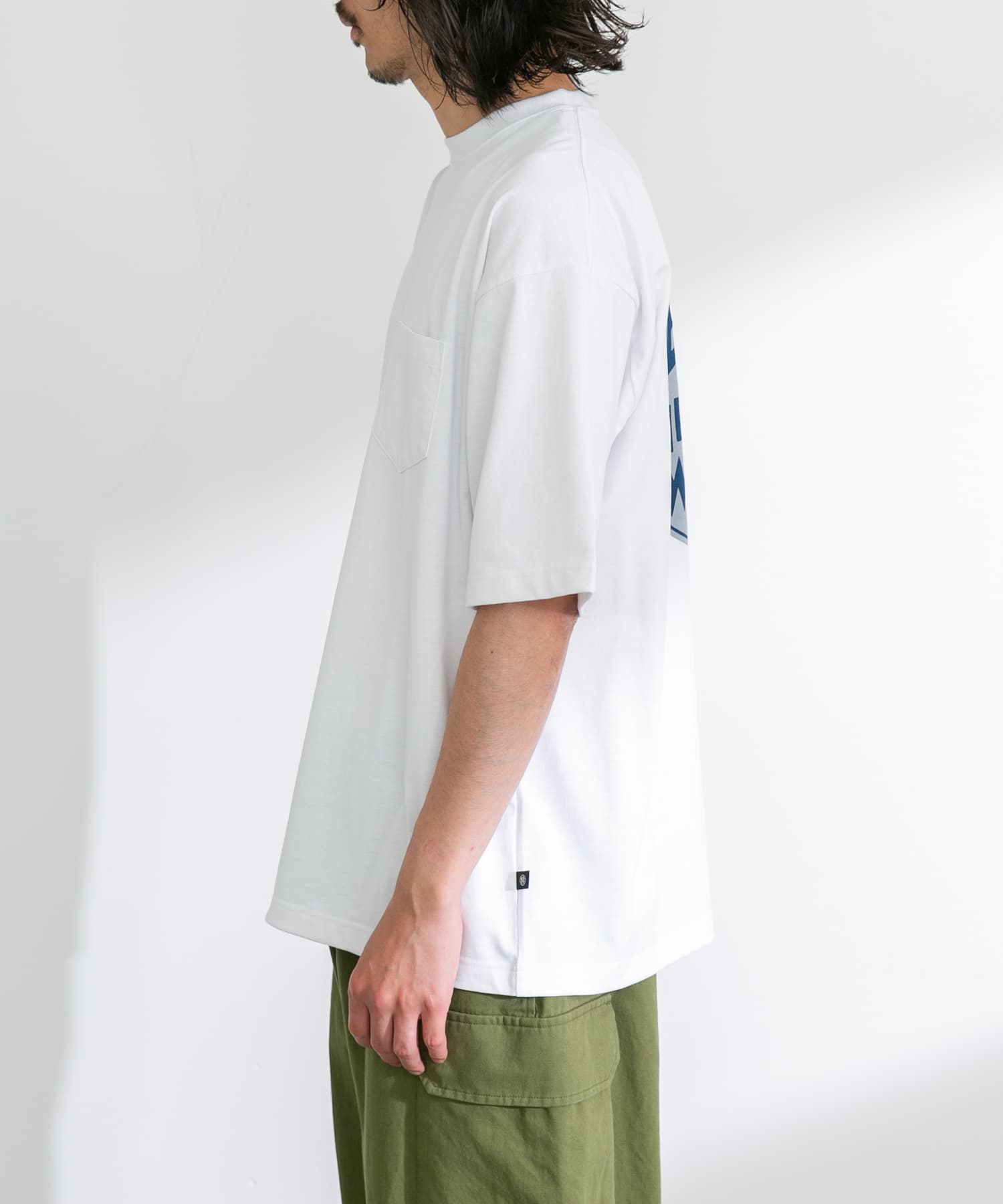 身長：180cm 体重：60kg サイズ：L