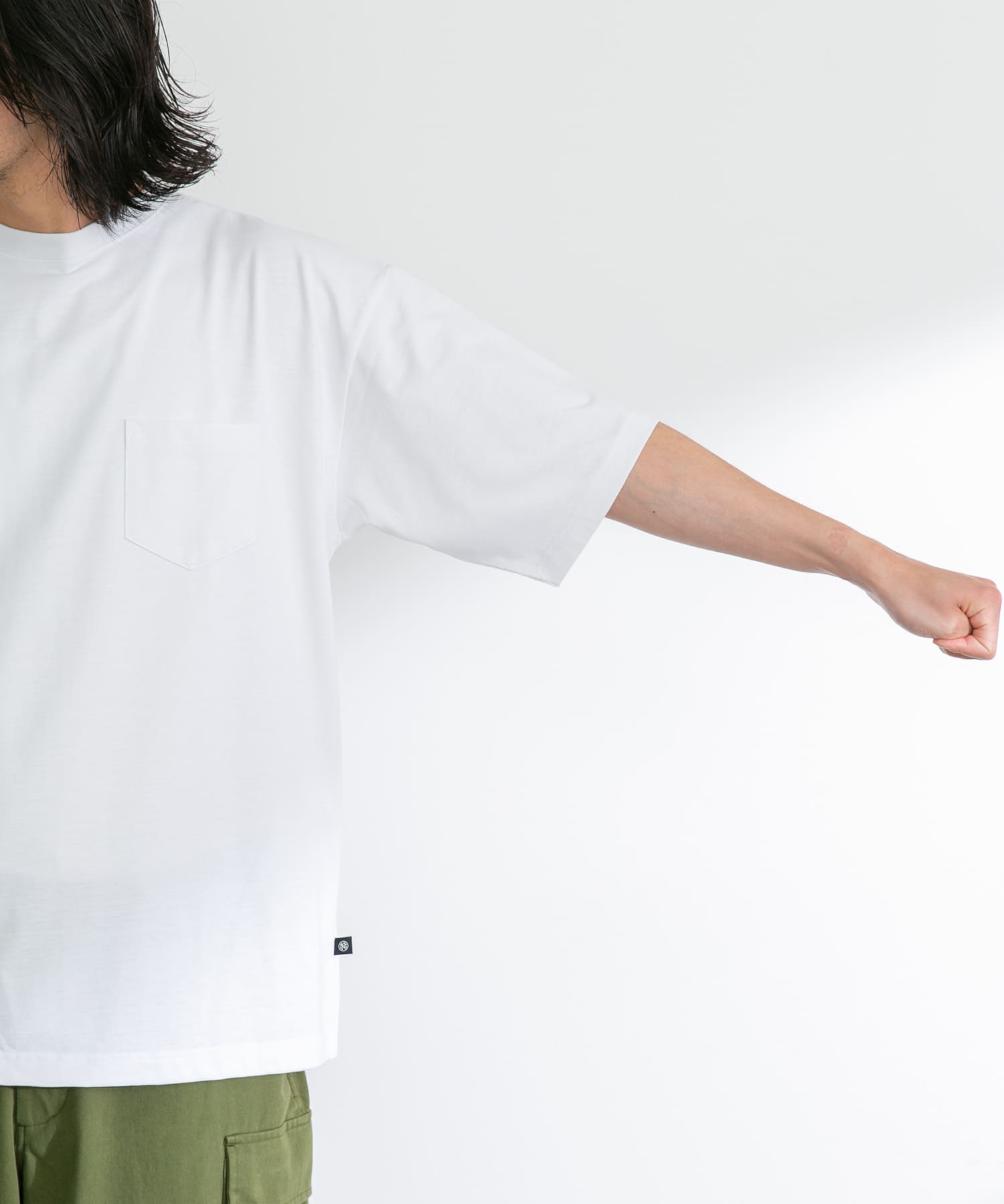 身長：180cm 体重：60kg サイズ：L
