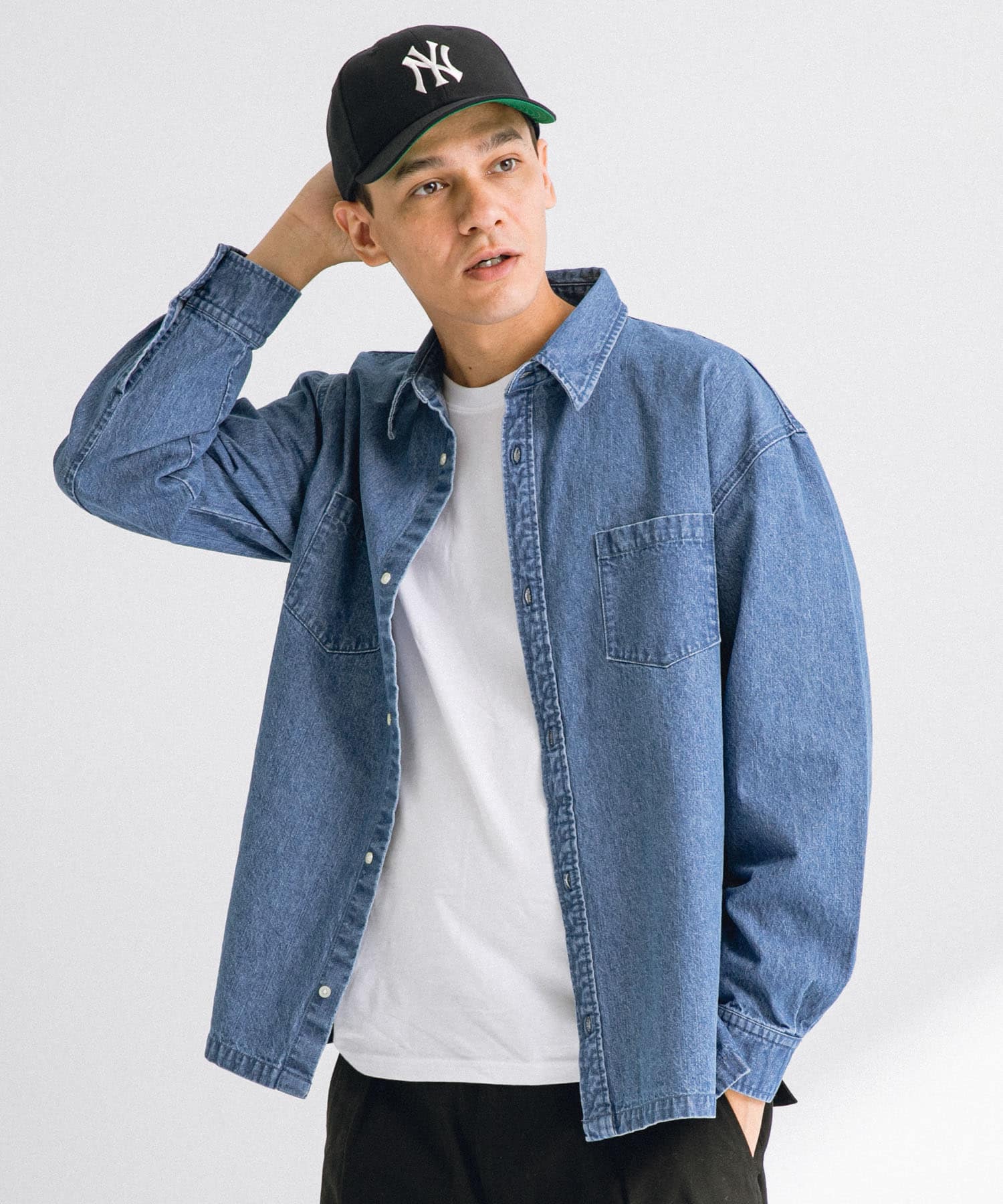 リラックスフィットデニムシャツ