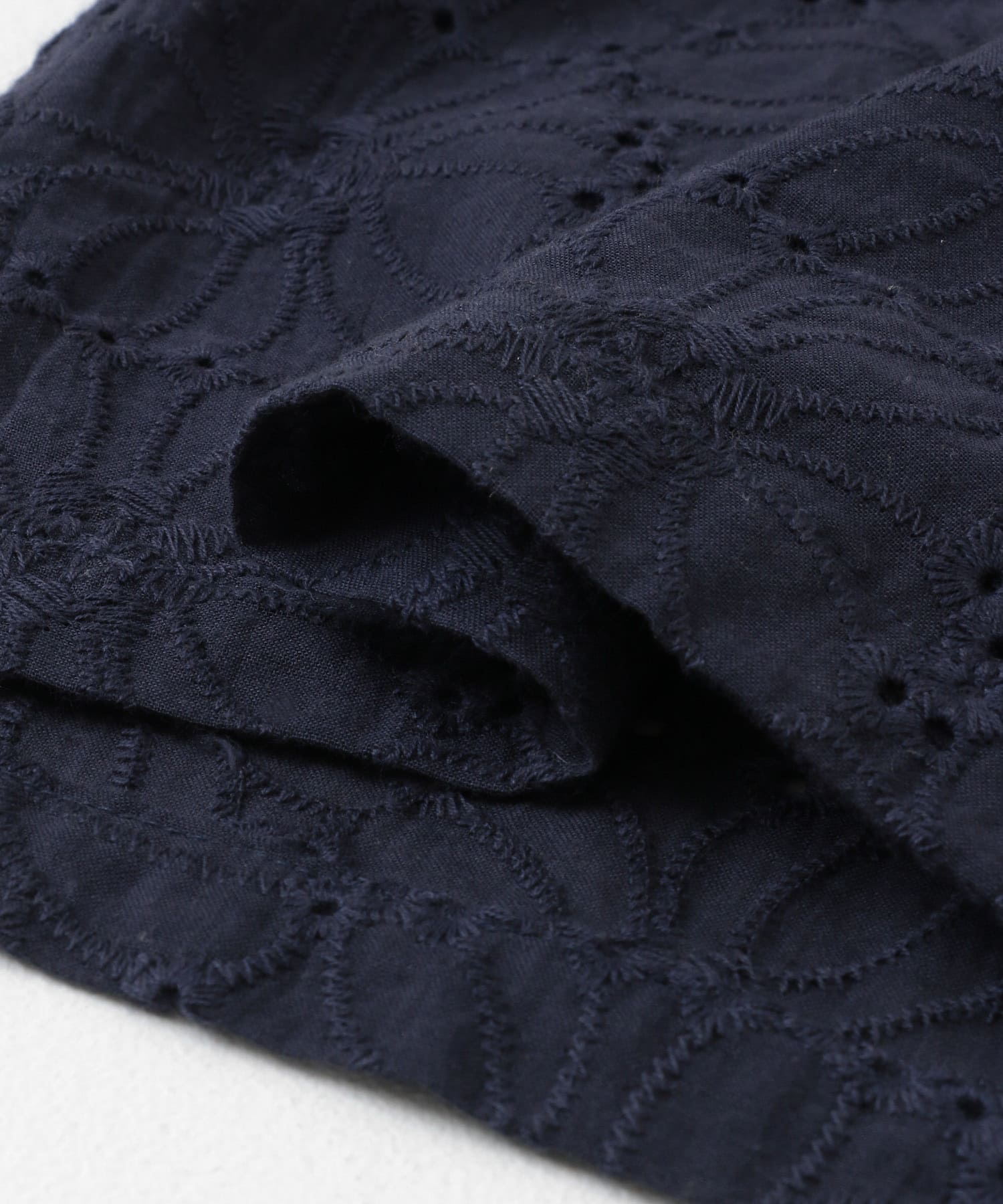 レース刺繍ショートスリーブシャツ ネイビー M