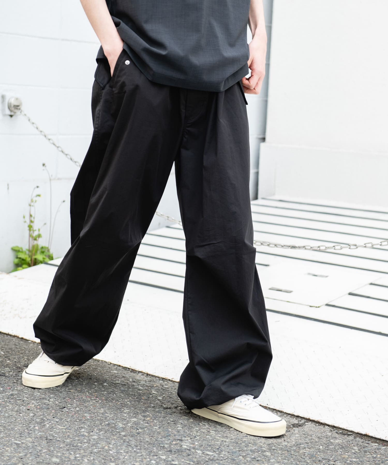 ブラック