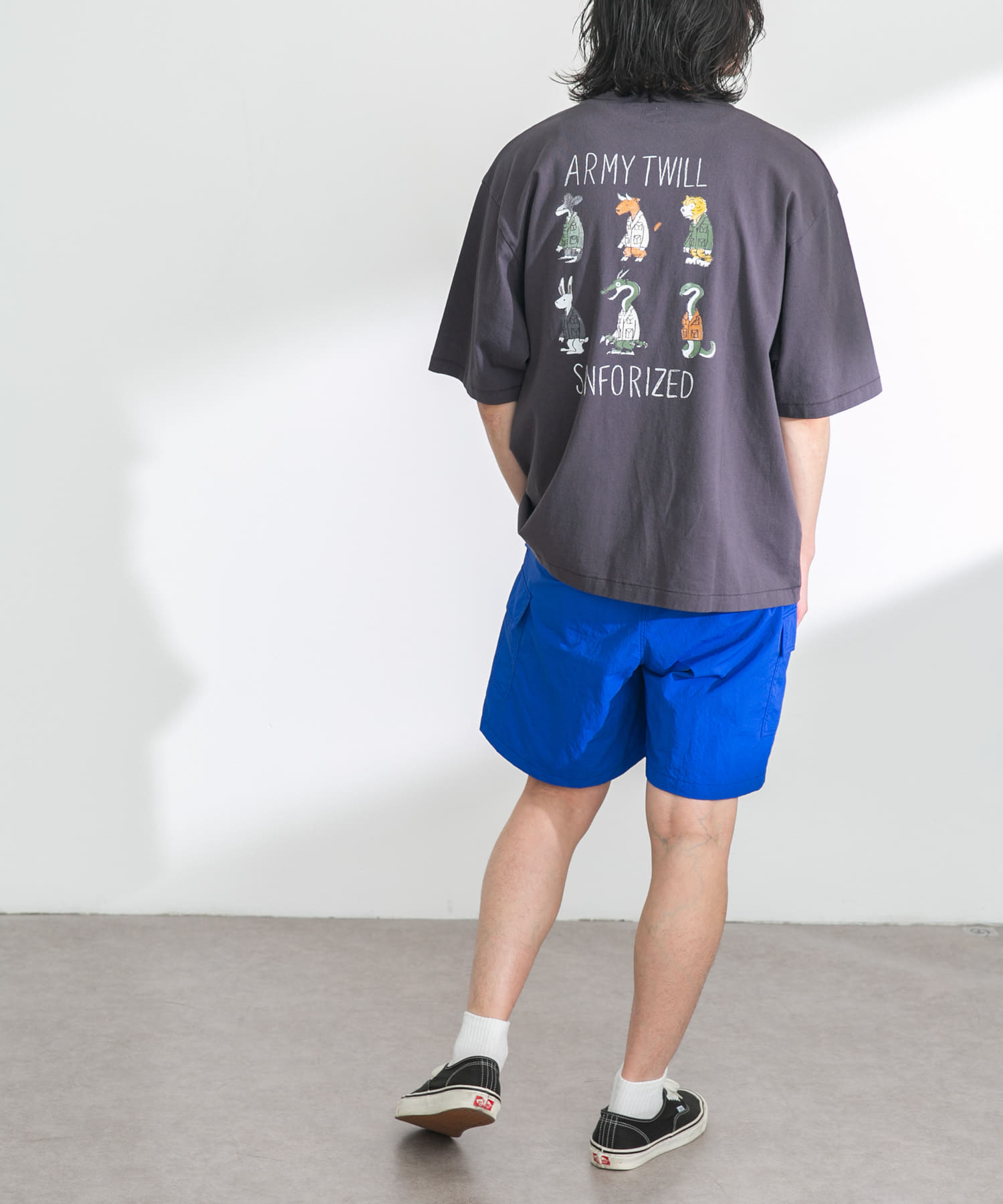 身長：180cm 体重：60kg サイズ：L