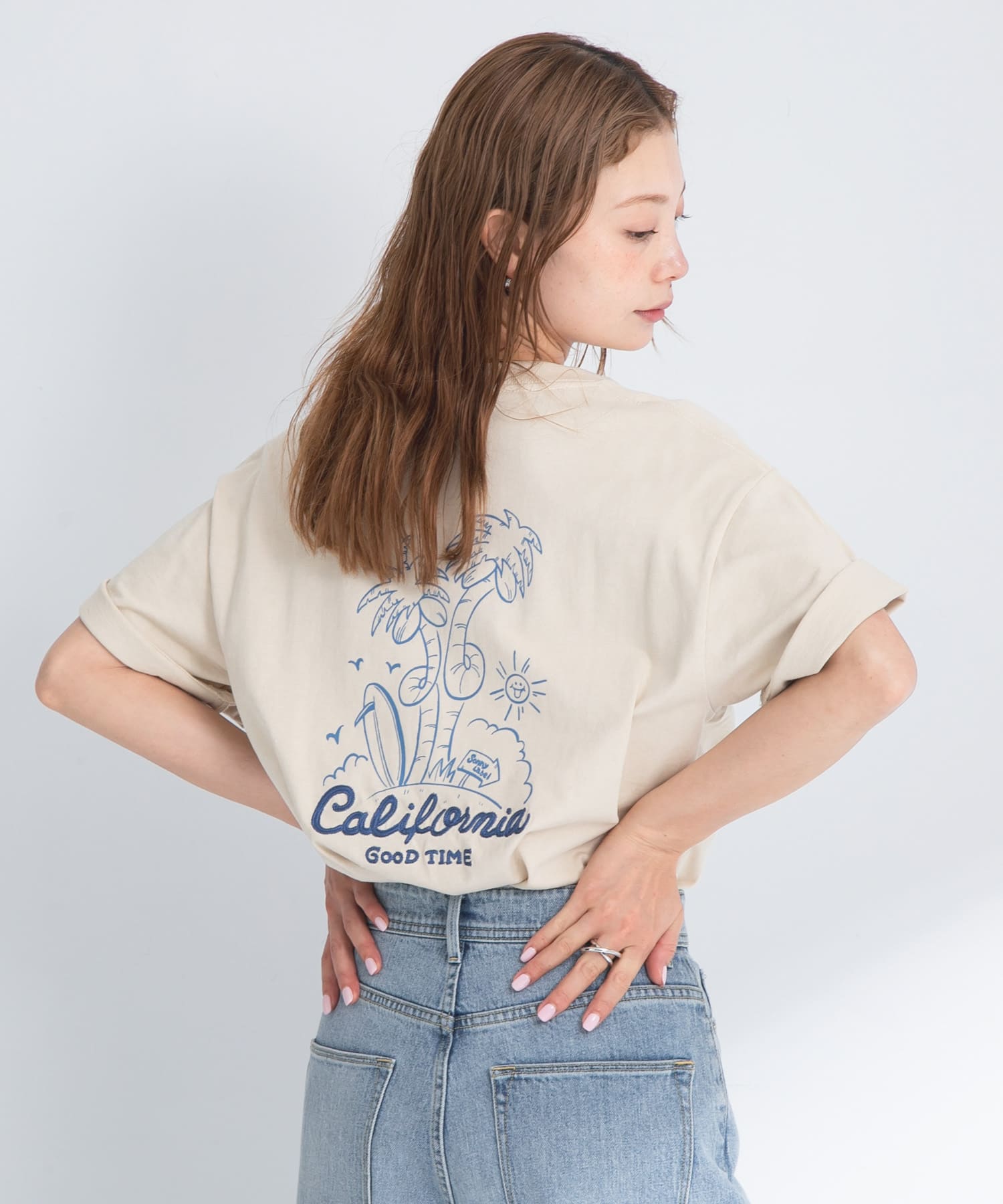 ライトベージュ