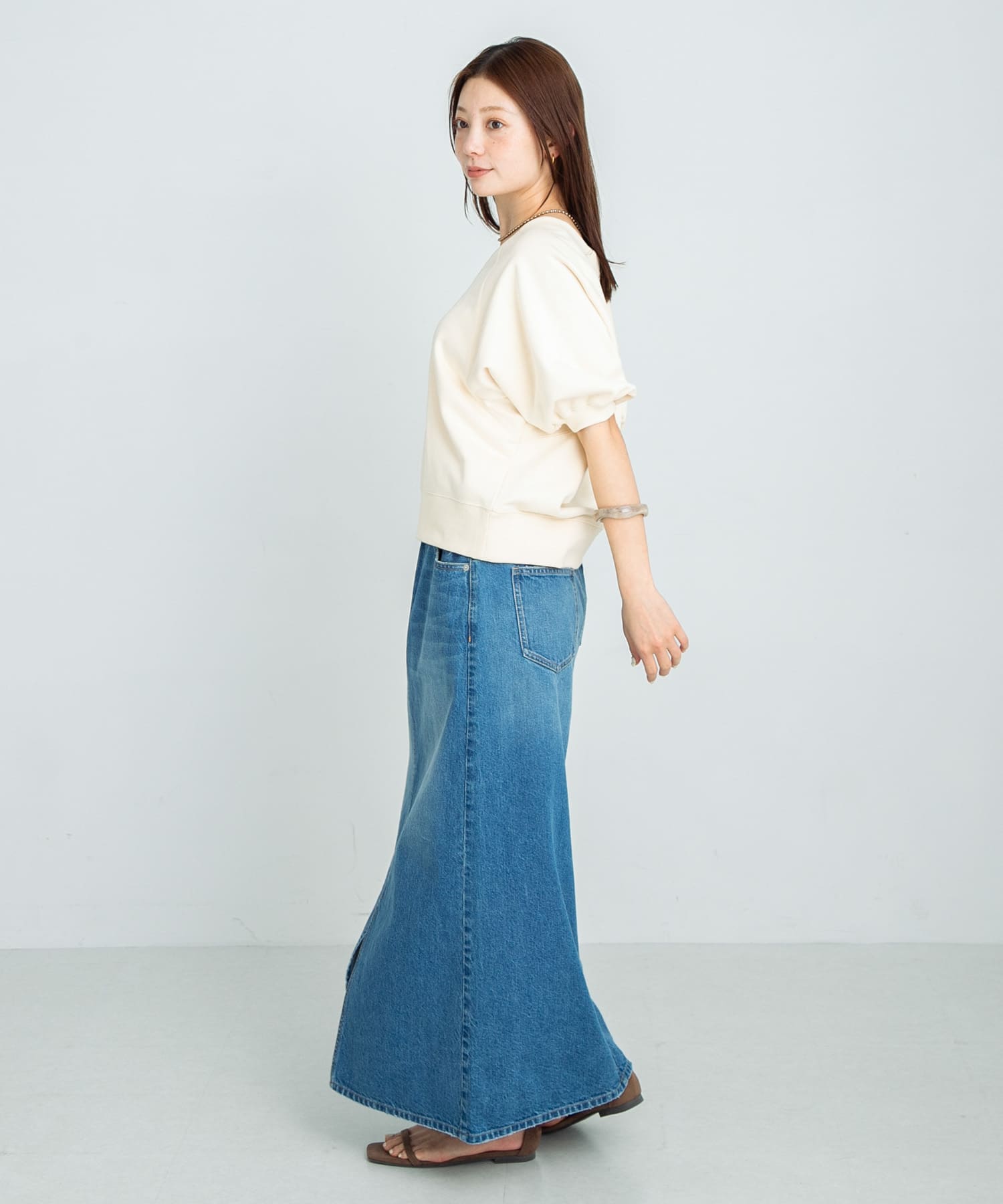 バターイエロー