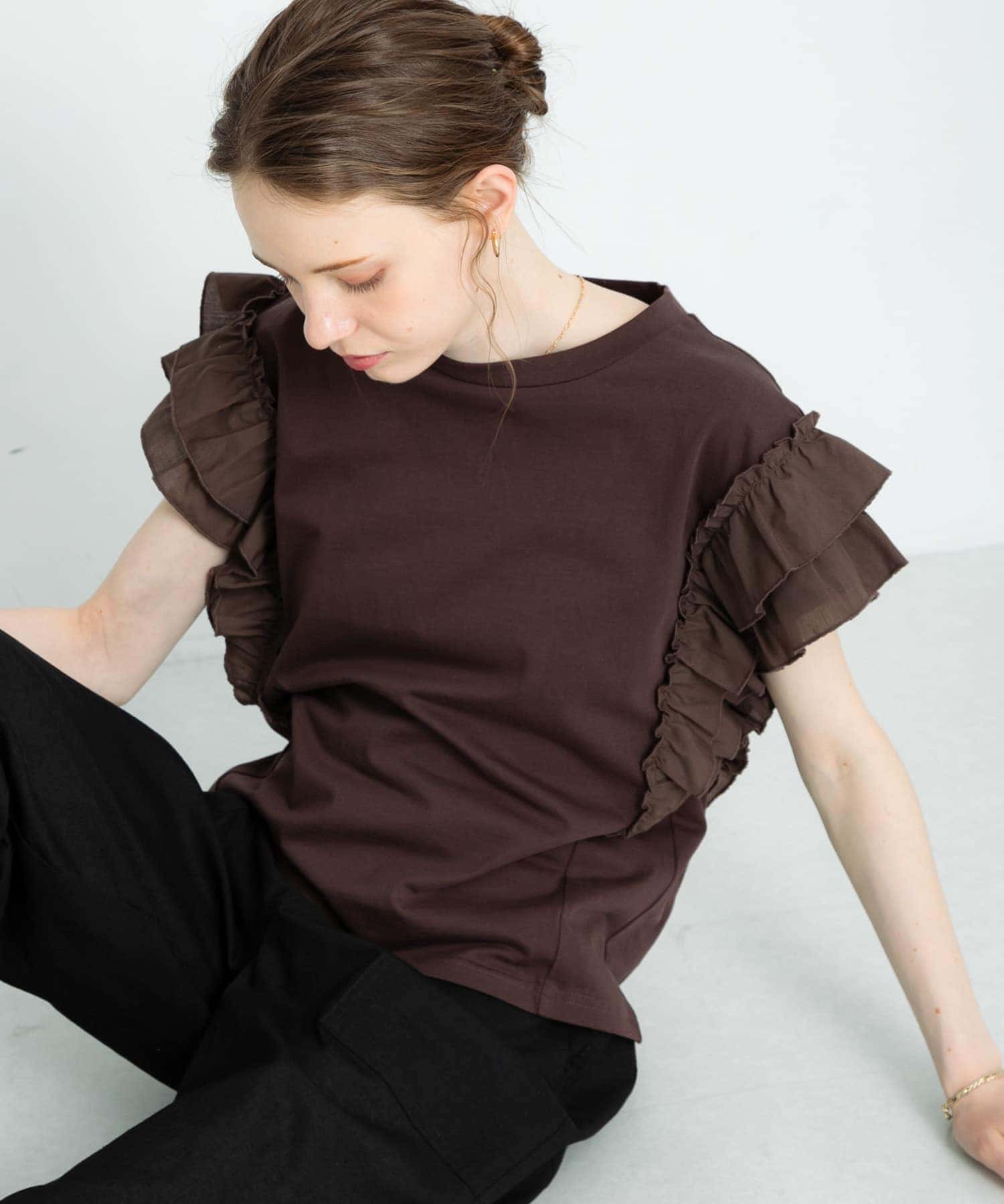 フリルフレンチスリーブプルオーバー