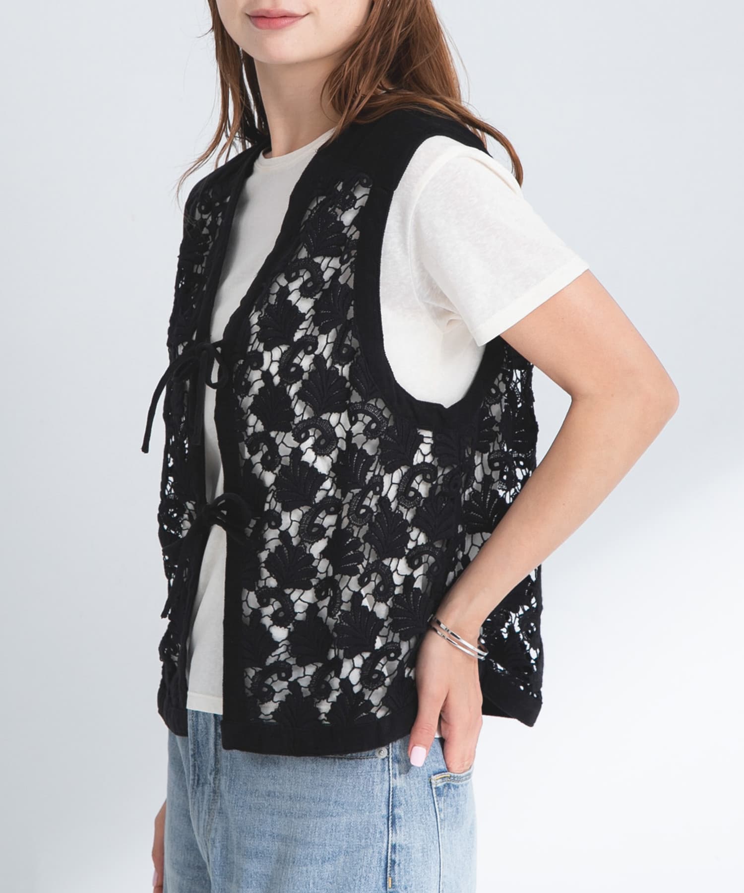 ボタニカルモチーフレースベスト
