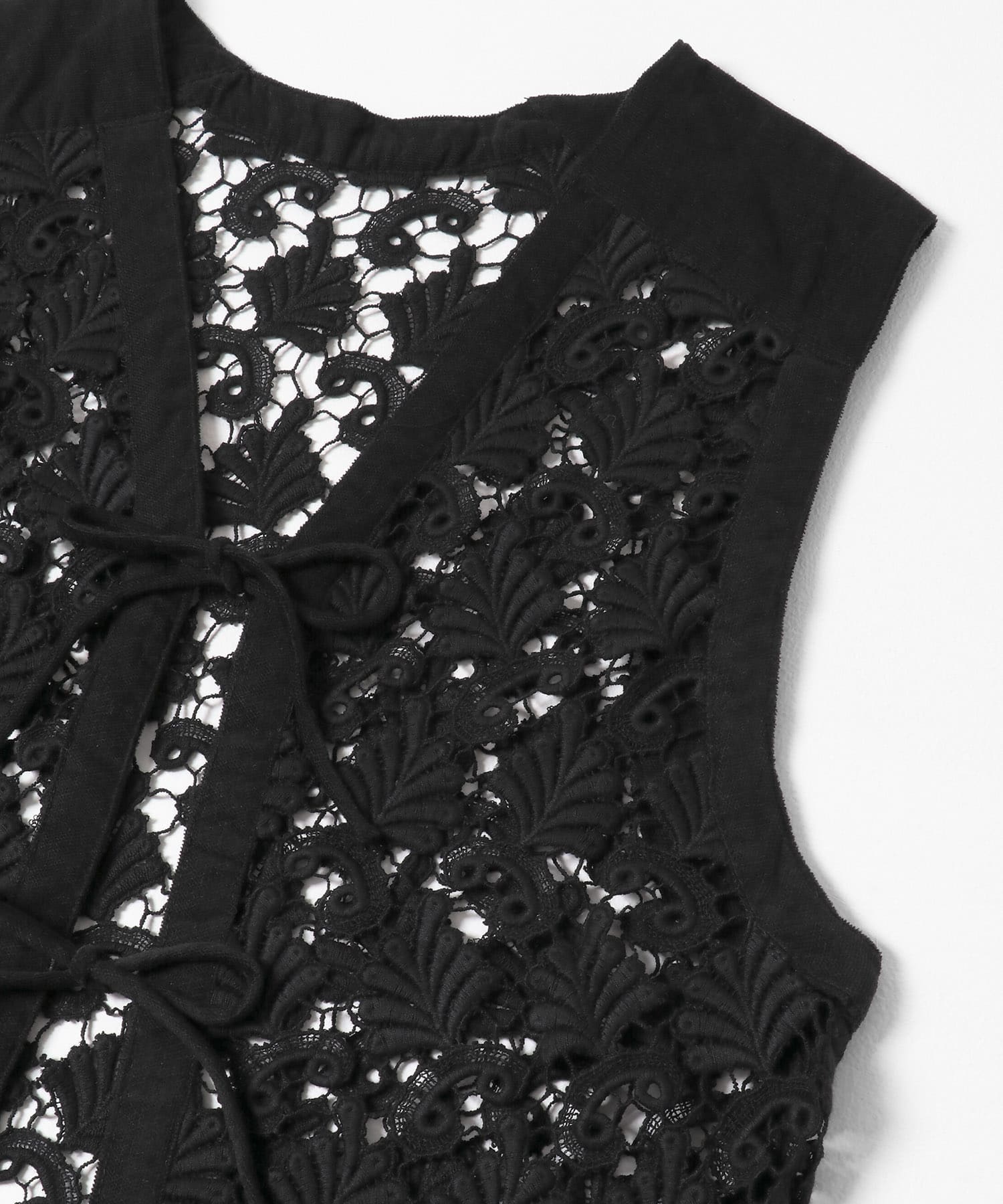 ボタニカルモチーフレースベスト ブラック FREE
