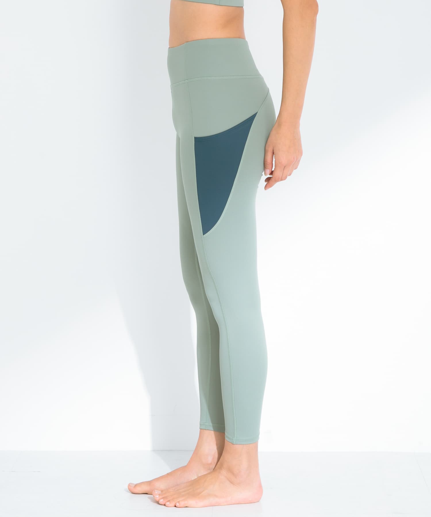 身長：173cm サイズ：M-L