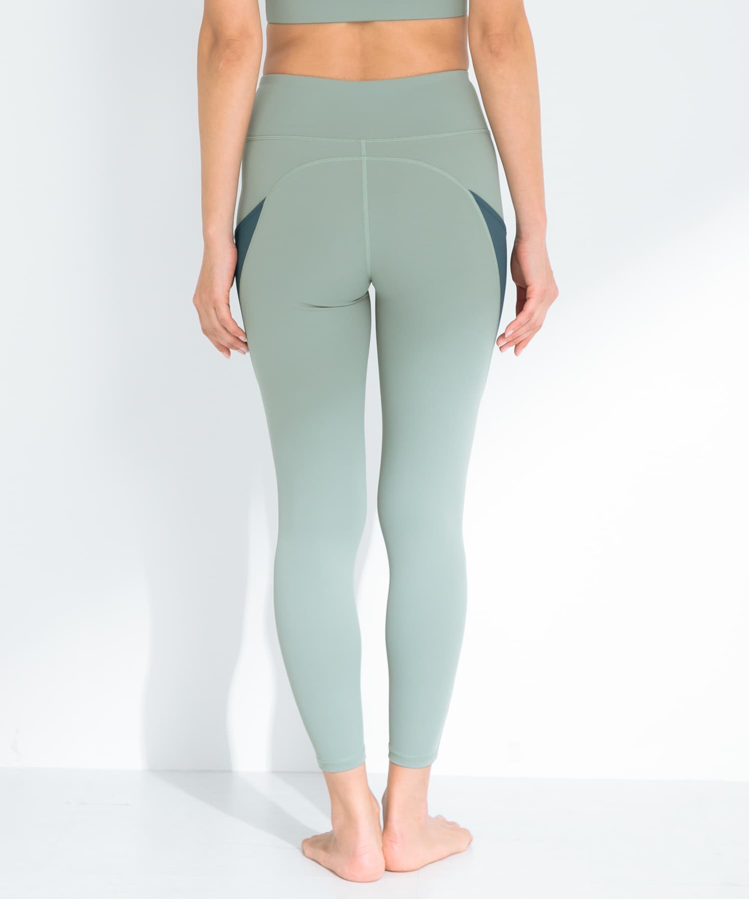 身長：173cm サイズ：M-L