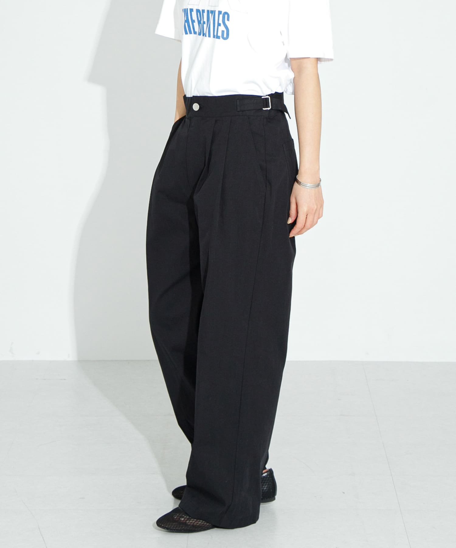 ワイドストレートアジャストタックパンツ