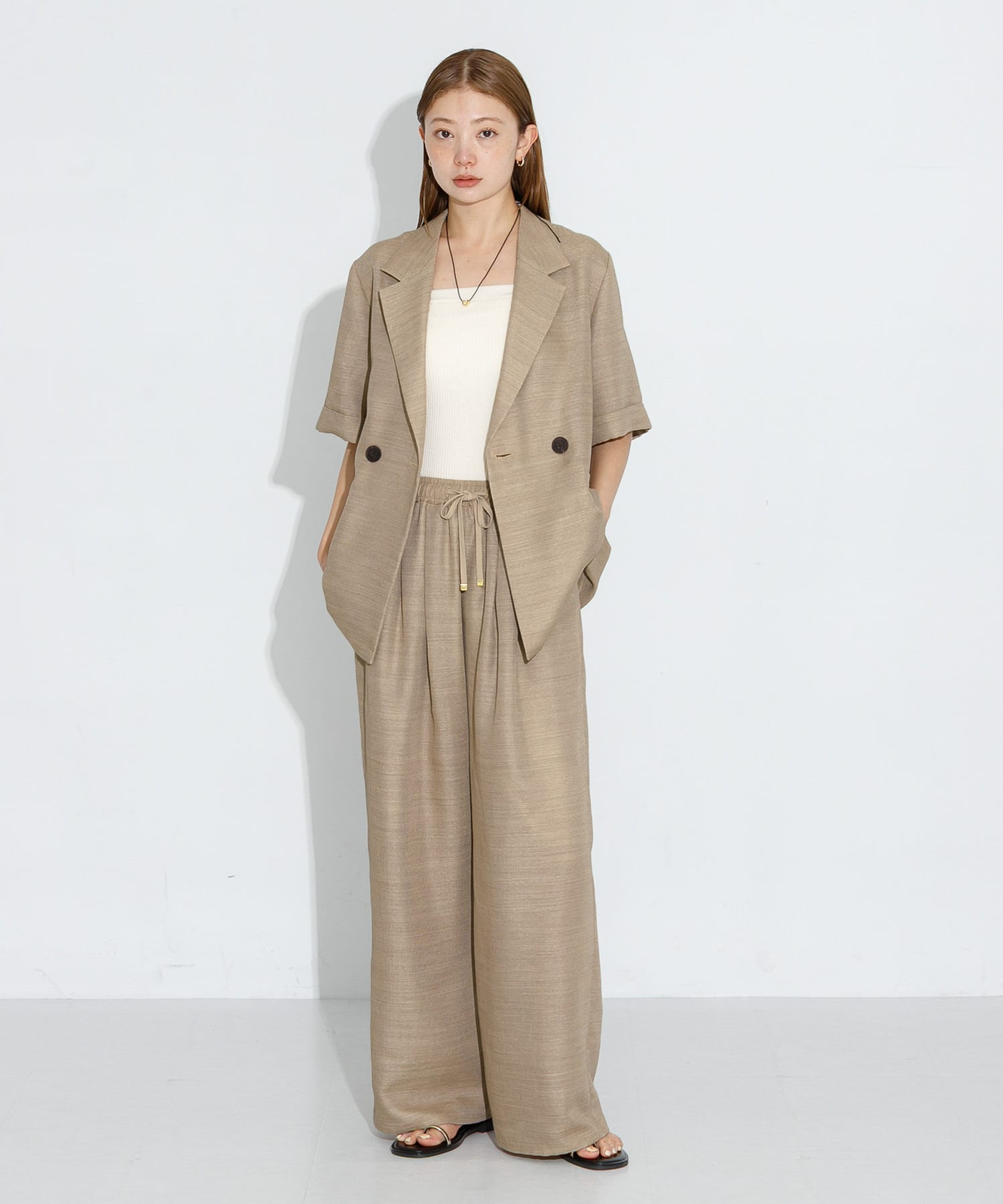 身長：166cm サイズ：38