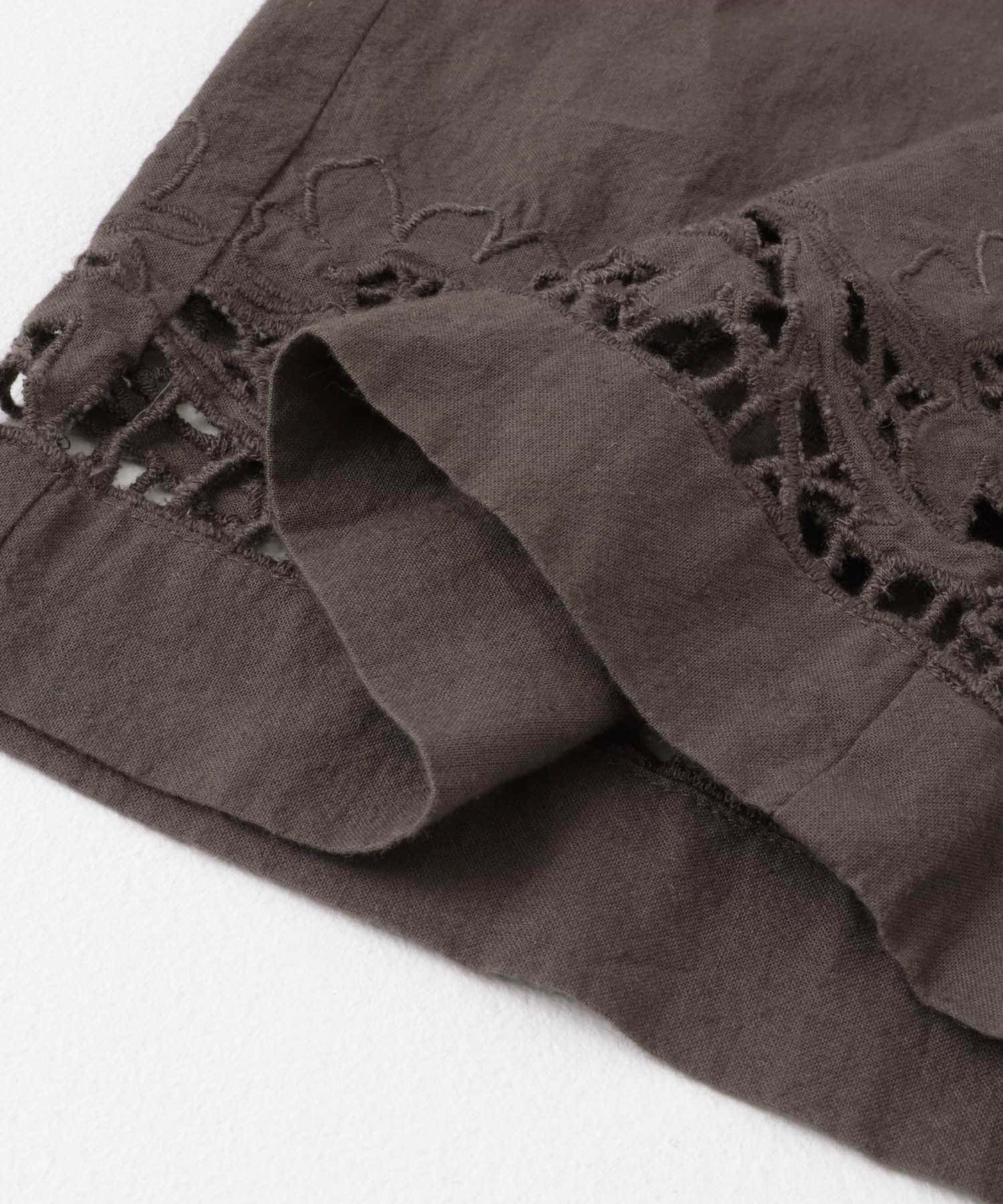 チャコールブラウン