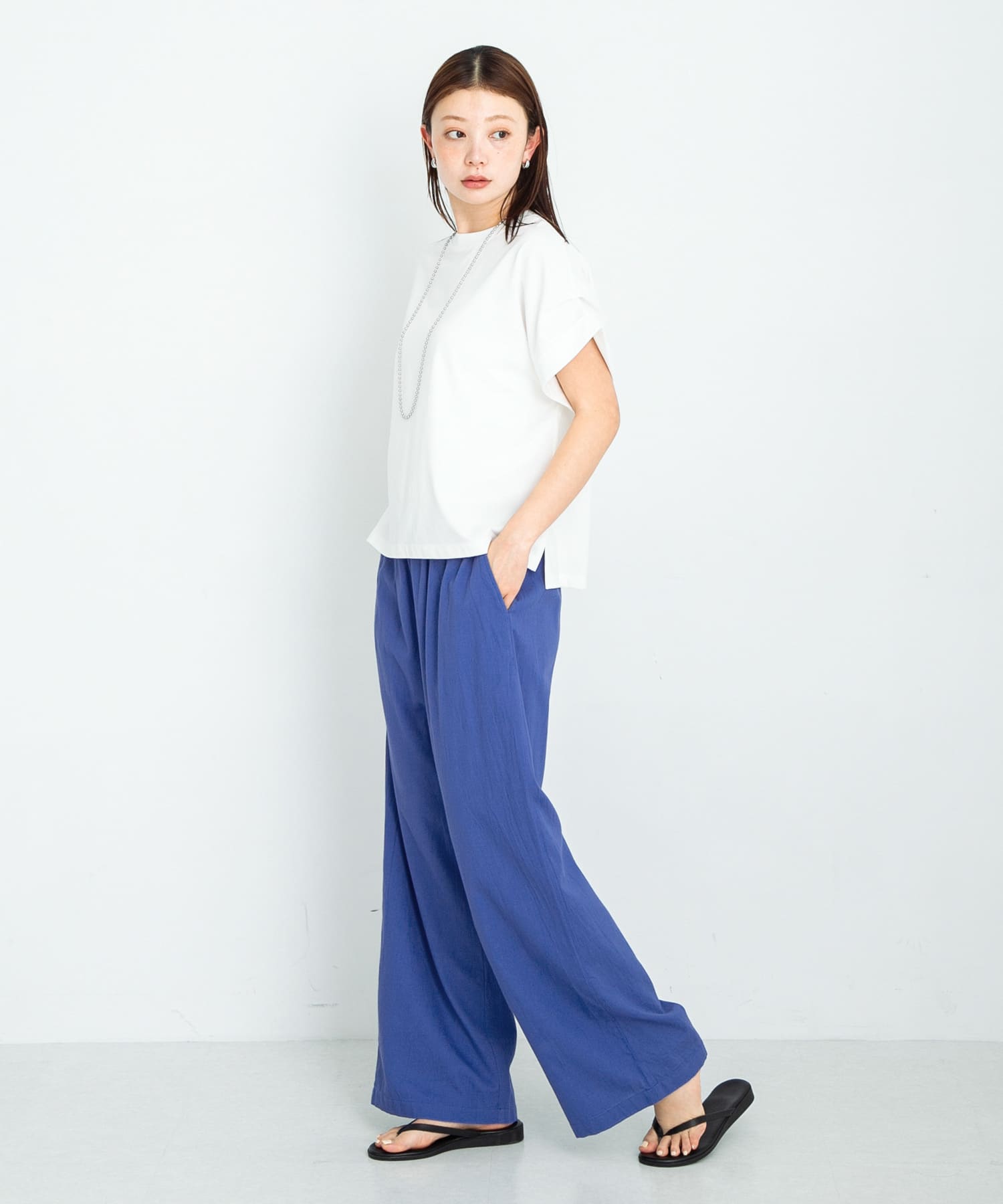 ブルー
