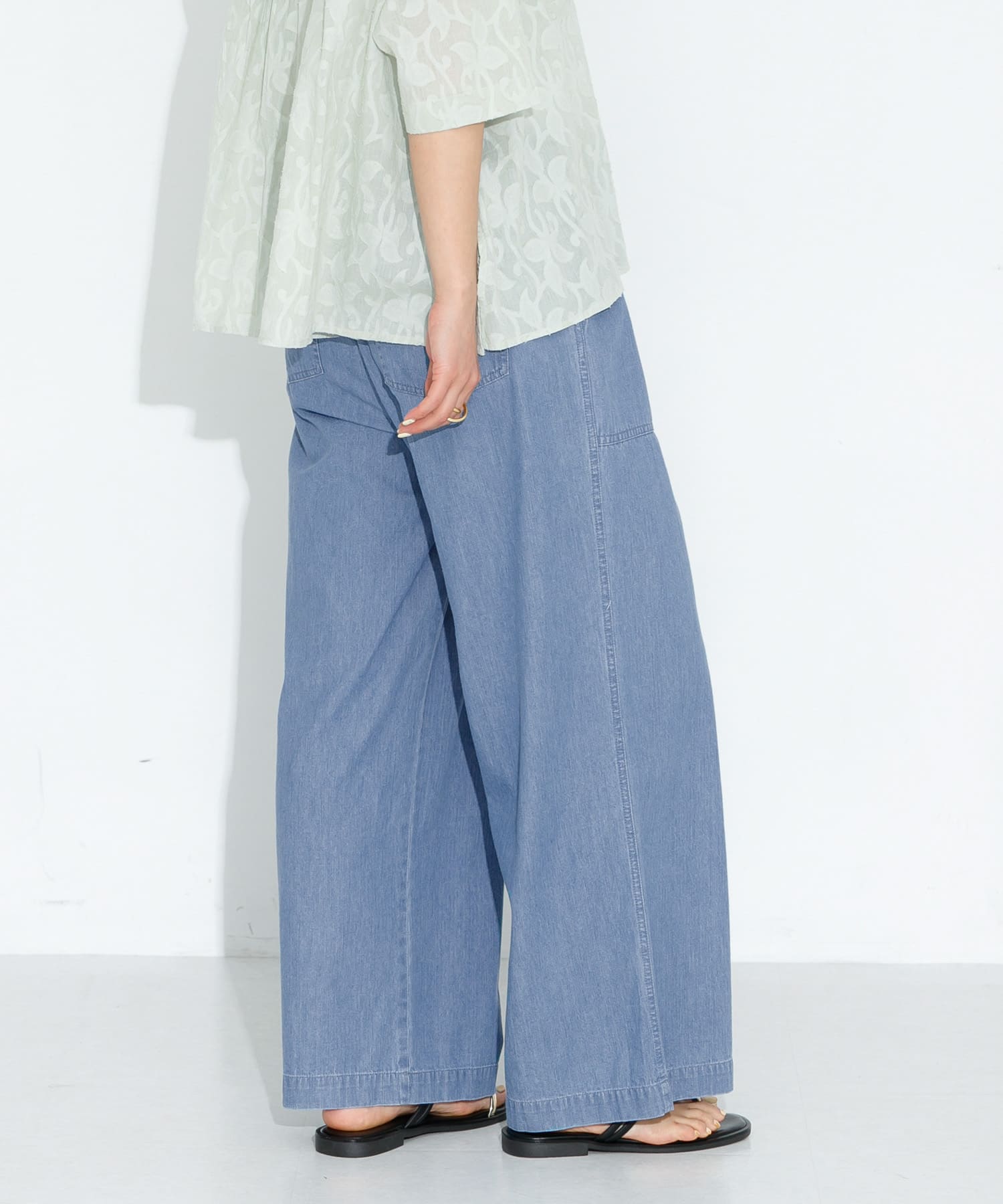 身長：166cm サイズ：38