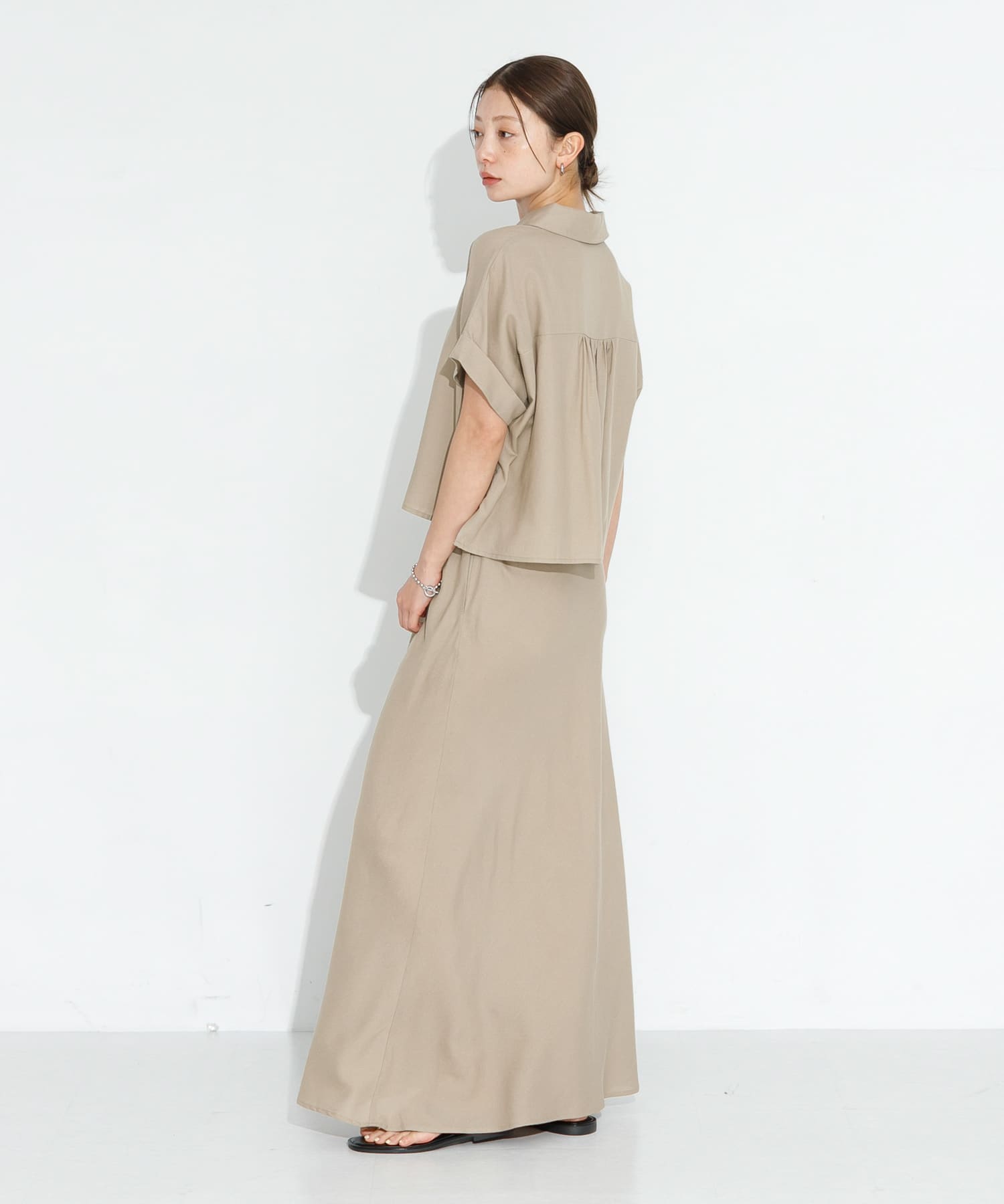 身長：166cm サイズ：38