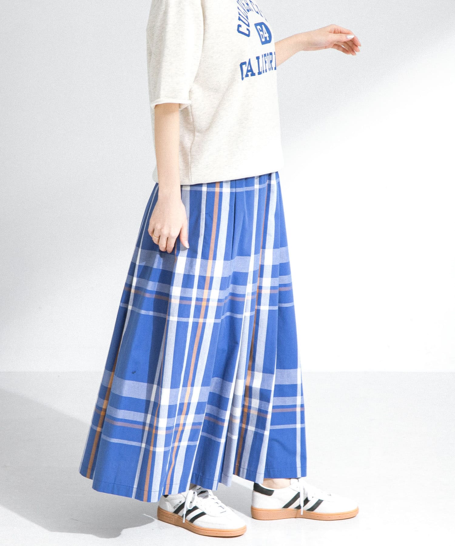 身長：164cm サイズ：38