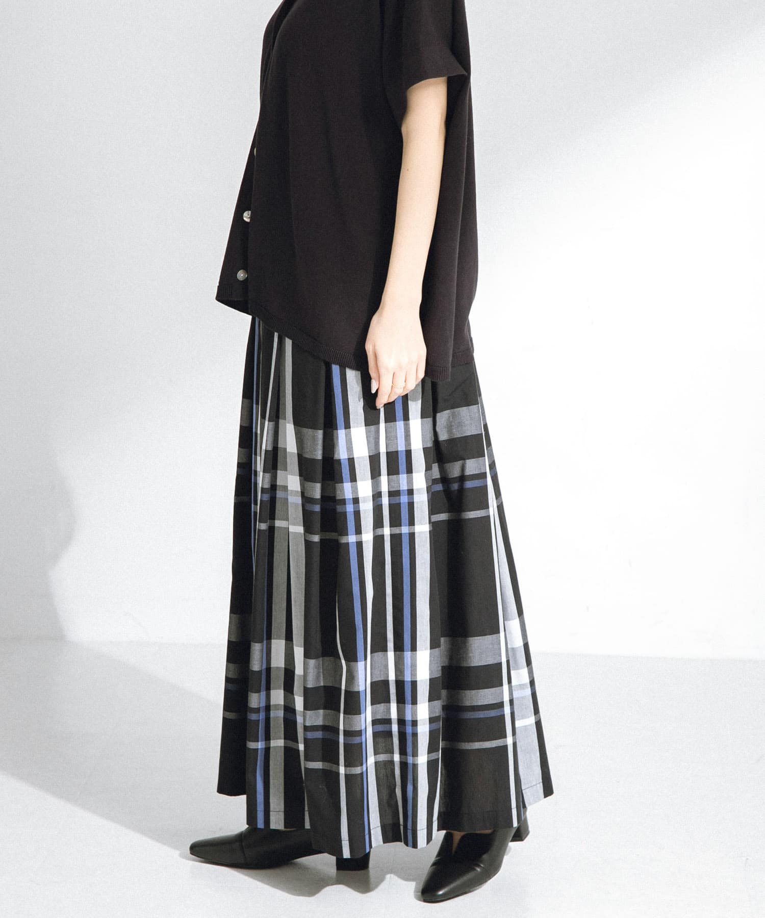 身長：164cm サイズ：38