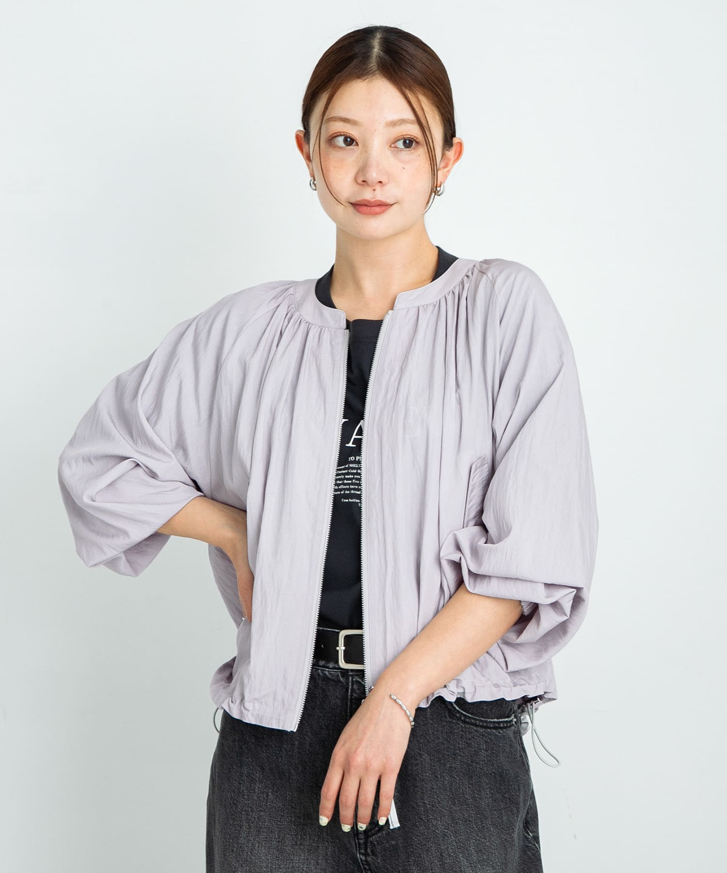 L.グレー