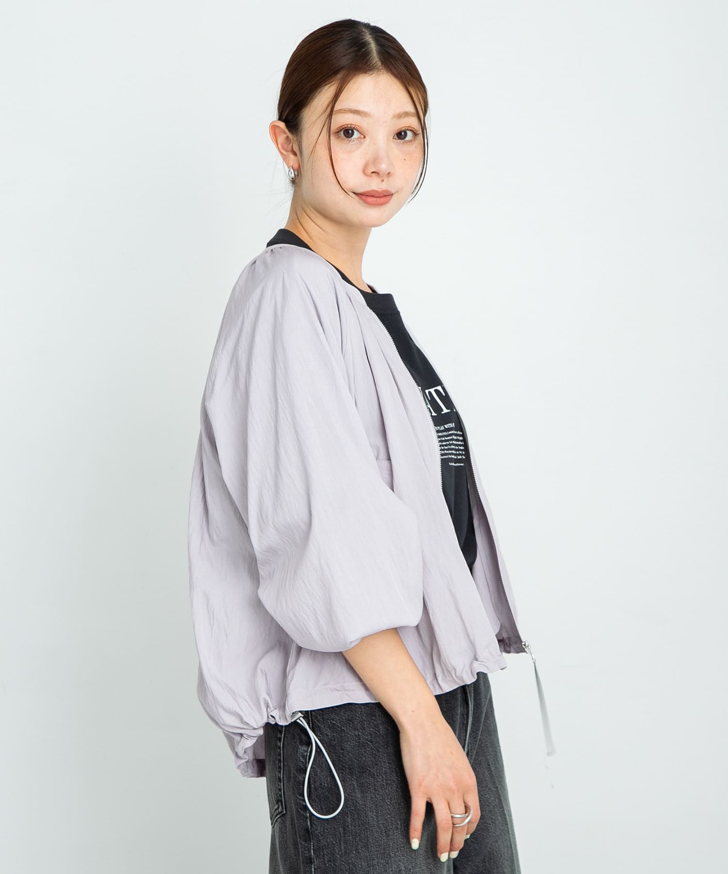 L.グレー