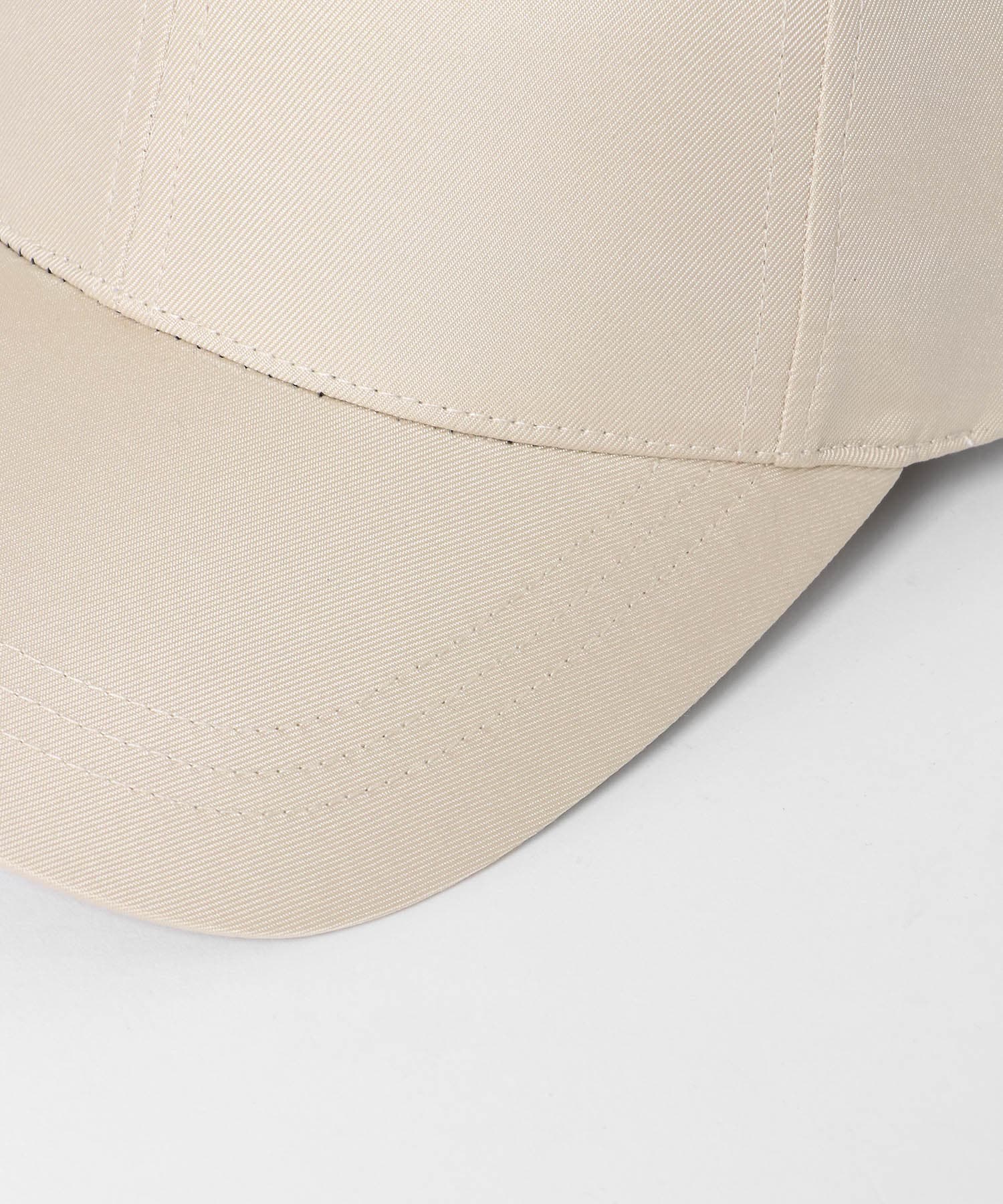 ライトベージュ