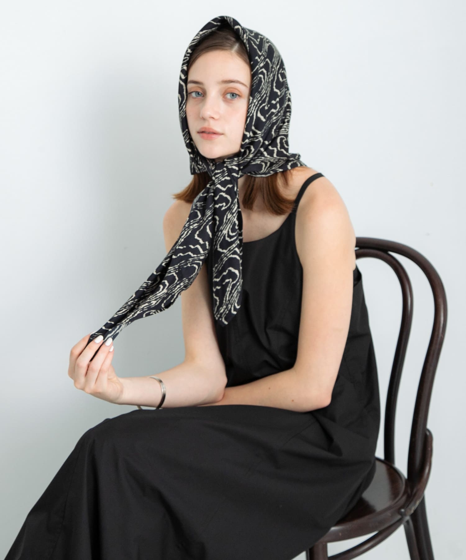 大判ニュアンスプリントスカーフ